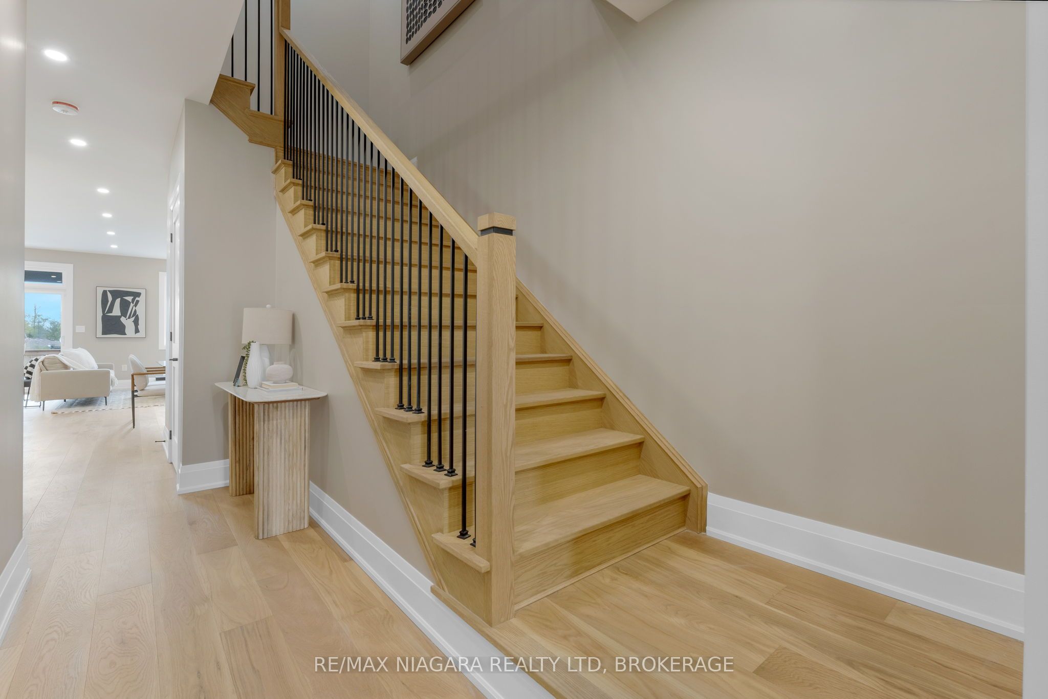 6200 Curlin Crescent, Niagara Falls, ON L2H 0B8 photo 4