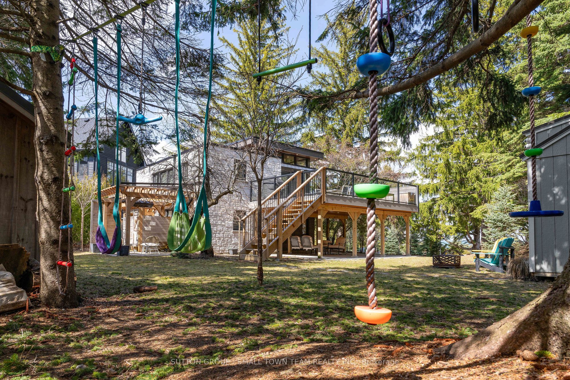 114 Lakeshore Road W, Blue Mountains, ON L9Y 0S6 photo 2