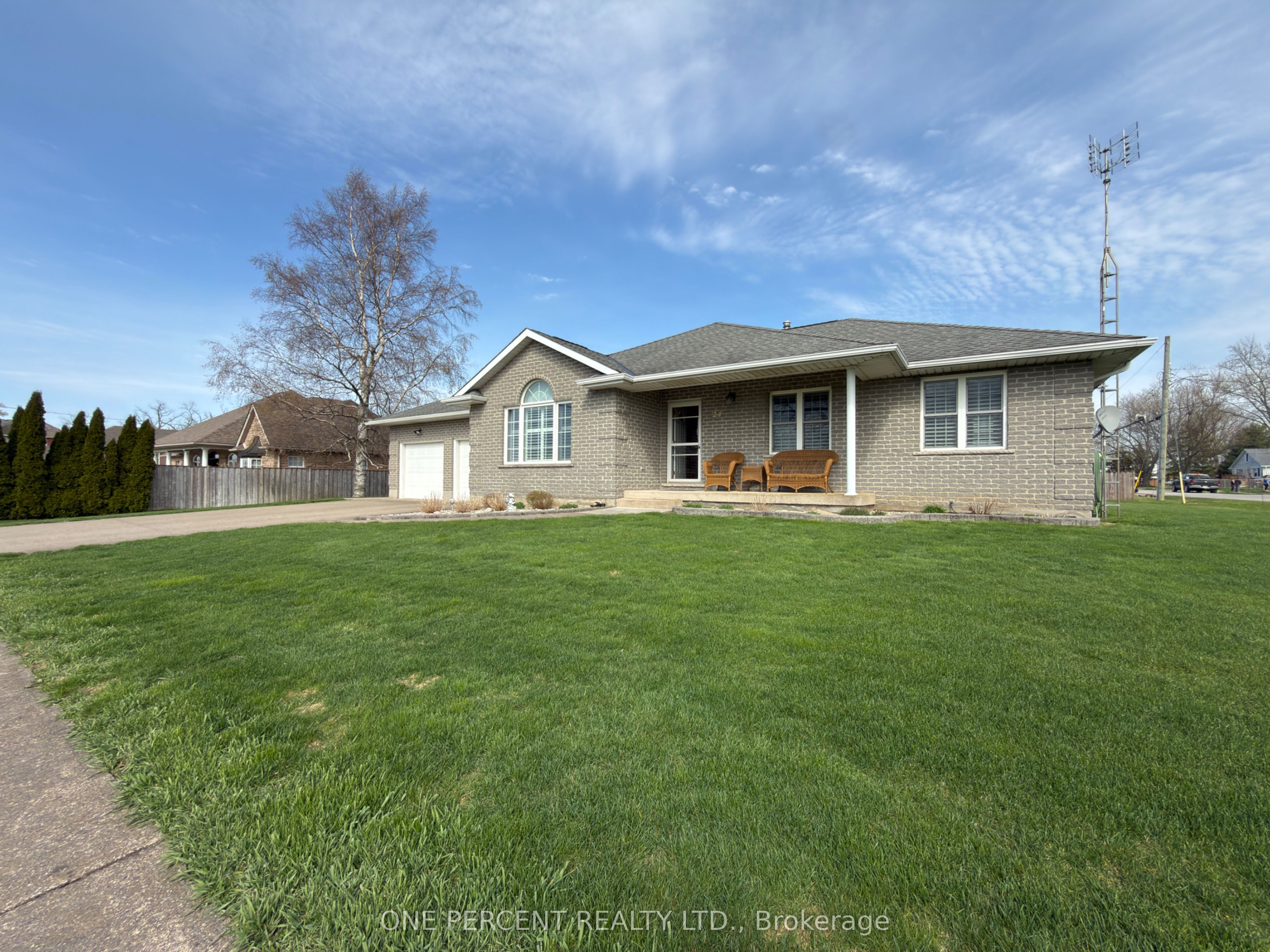 24 South Main Street, Thorold, ON L0S 1K0 photo 3
