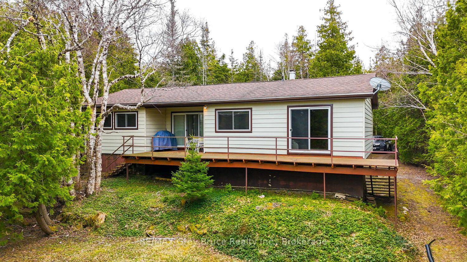 85 Grant Watson Drive, Northern Bruce Peninsula, ON N0H 2R0 photo 2