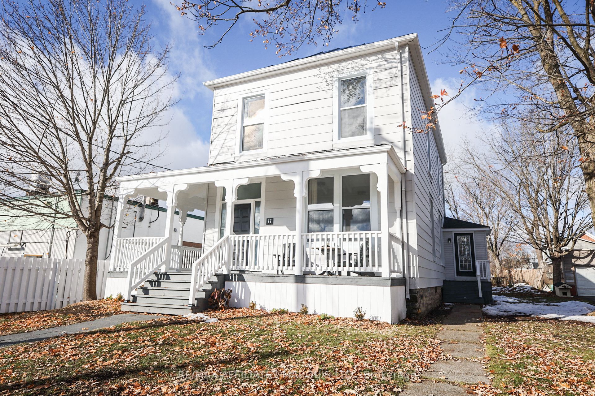 11 Elgin Street E, North Glengarry, ON K0C 1A0 photo 2