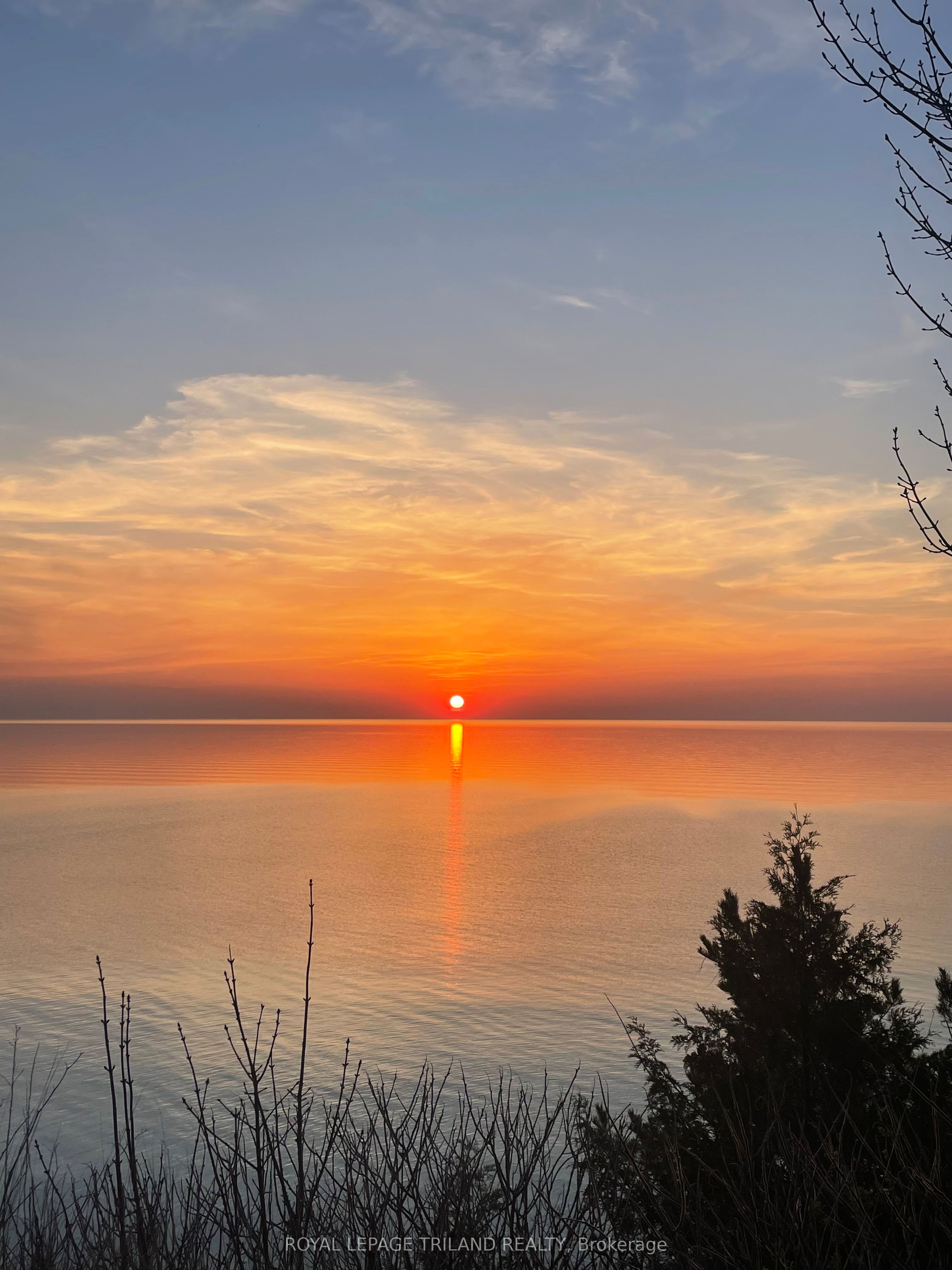23 Queens Avenue, Lambton Shores, ON N0M 1T0 photo 3