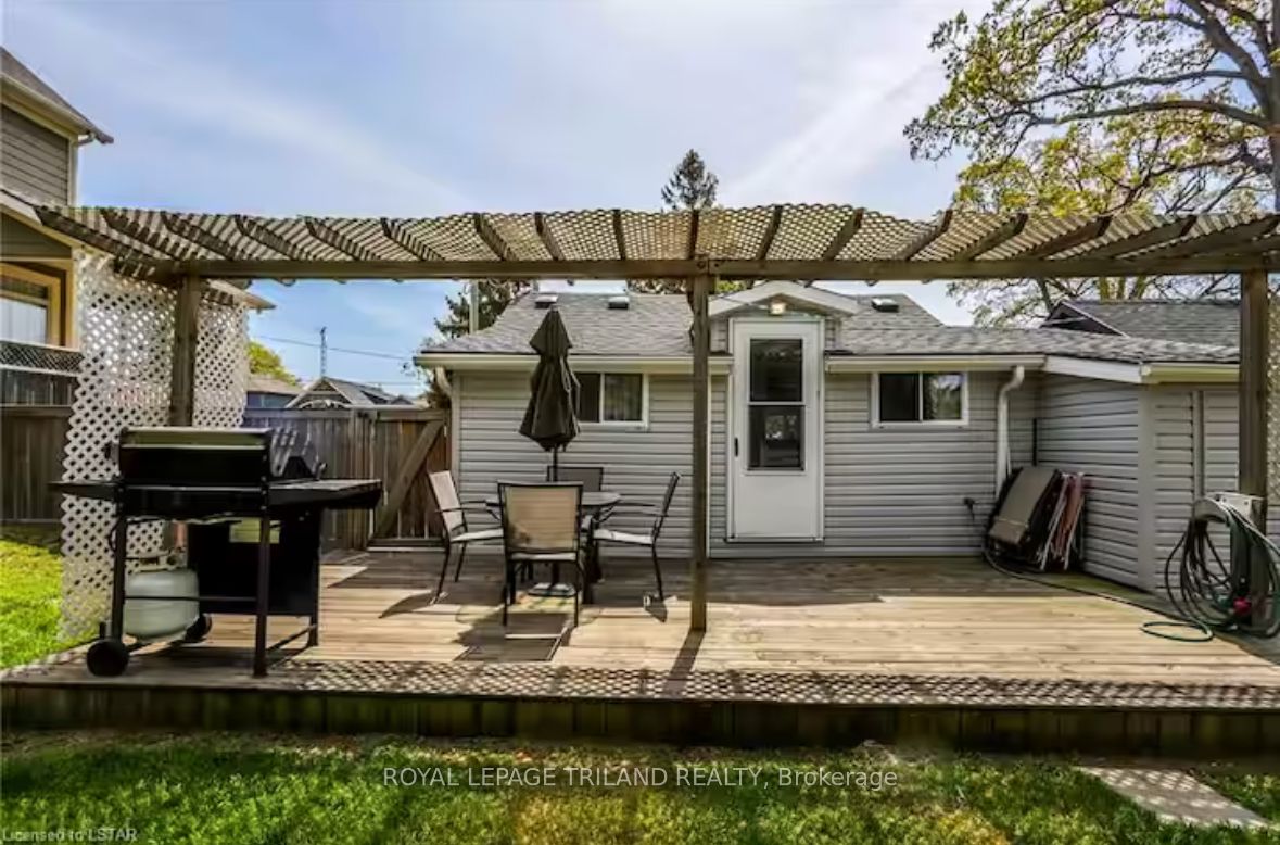23 Queens Avenue, Lambton Shores, ON N0M 1T0 photo 4