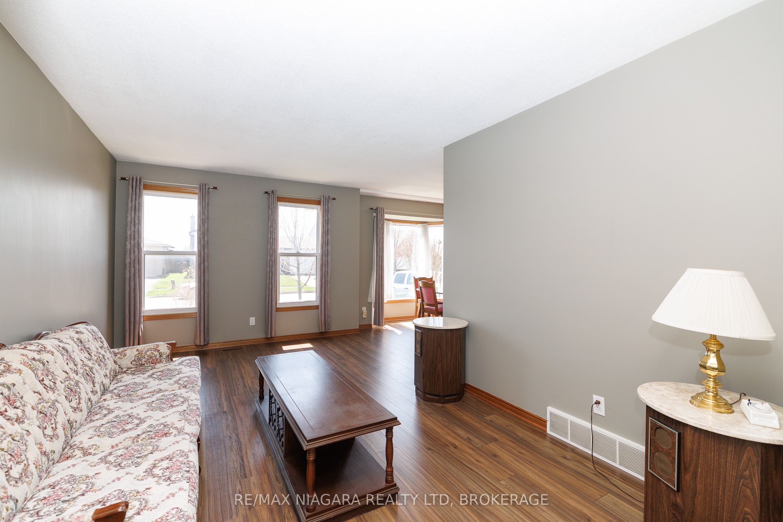 7821 Windfield Street, Niagara Falls, ON L2H 2X5 photo 4
