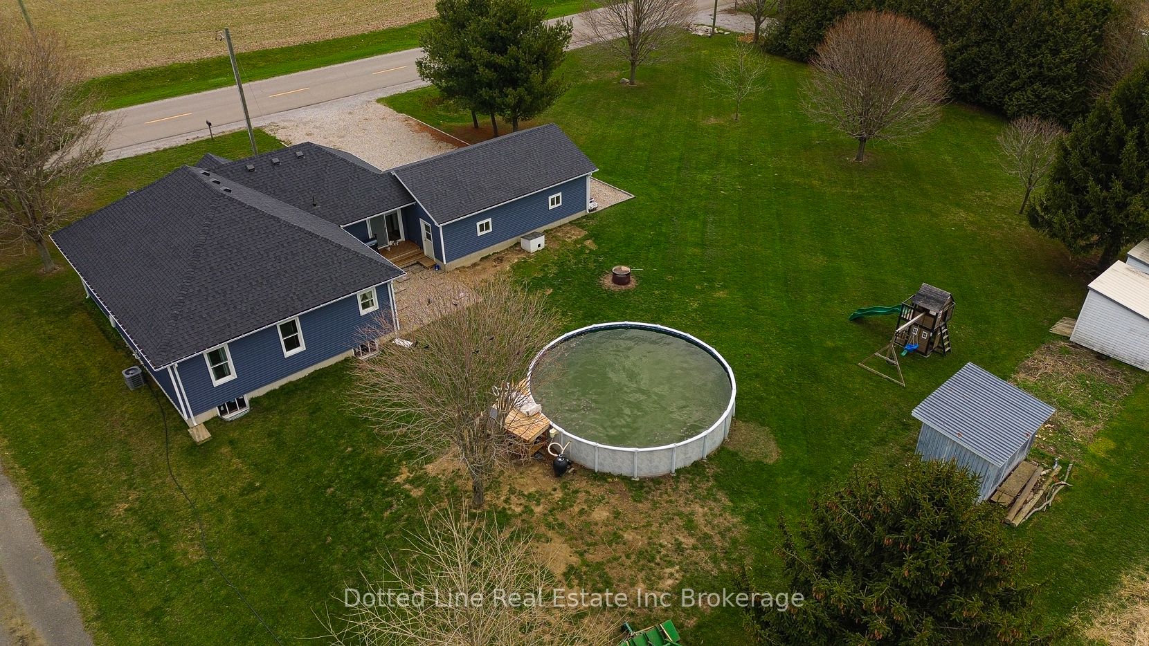 573 Norfolk County Rd 28 Road W, Norfolk, ON N0E 1G0 photo 2