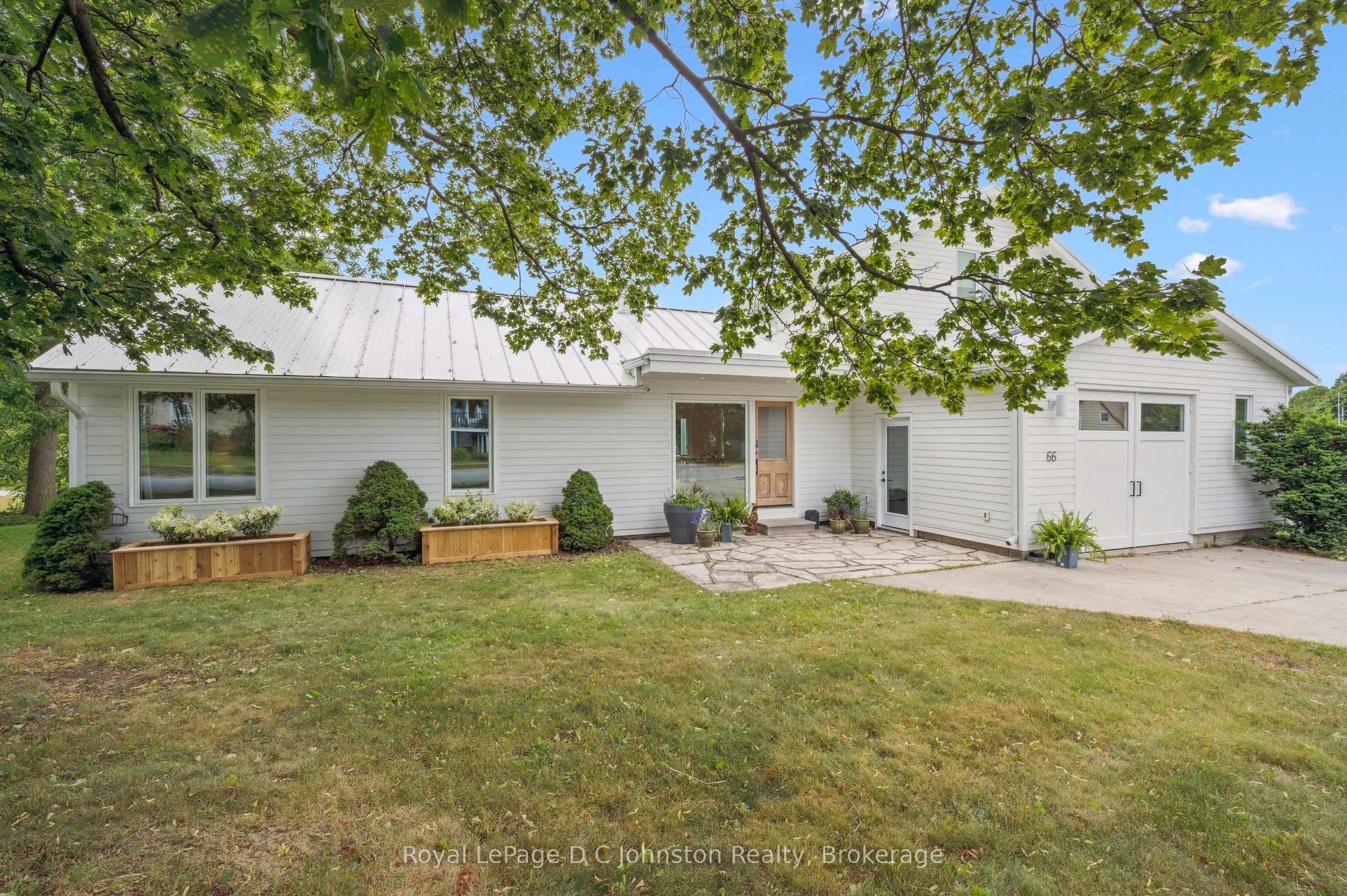 66 Huron Street N, Saugeen Shores, ON N0H 2L0 photo 3