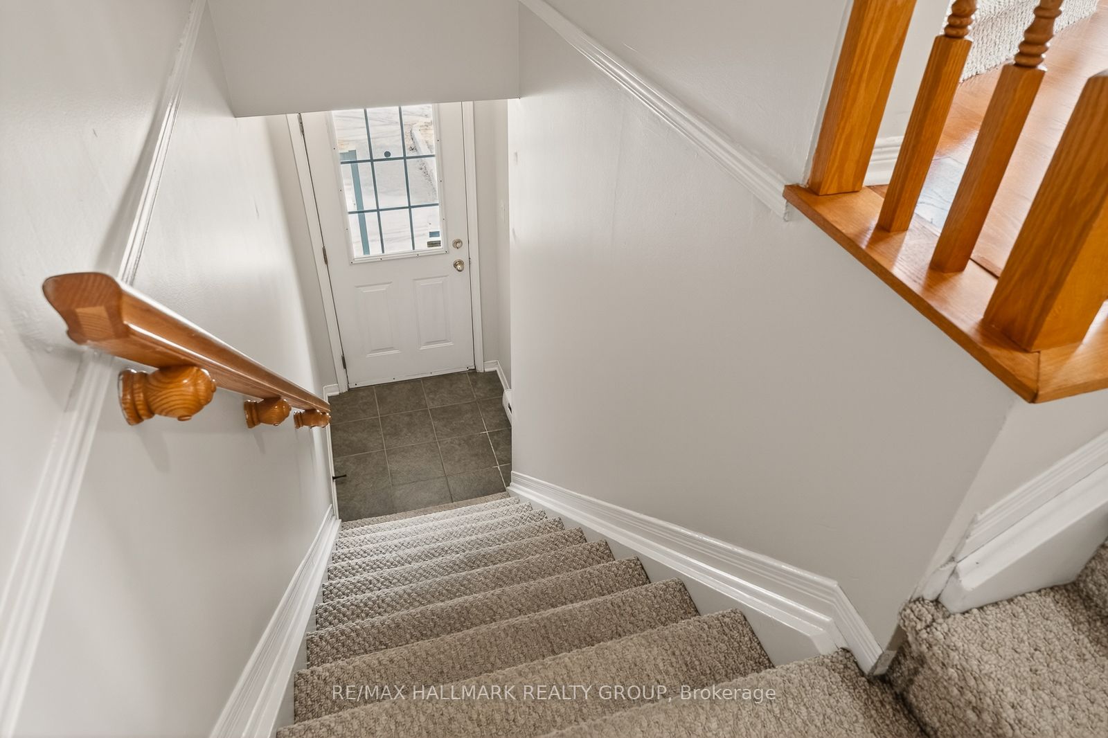 142 Gatestone Private, Beacon Hill North - South and Area, ON K1J 1K5 photo 5