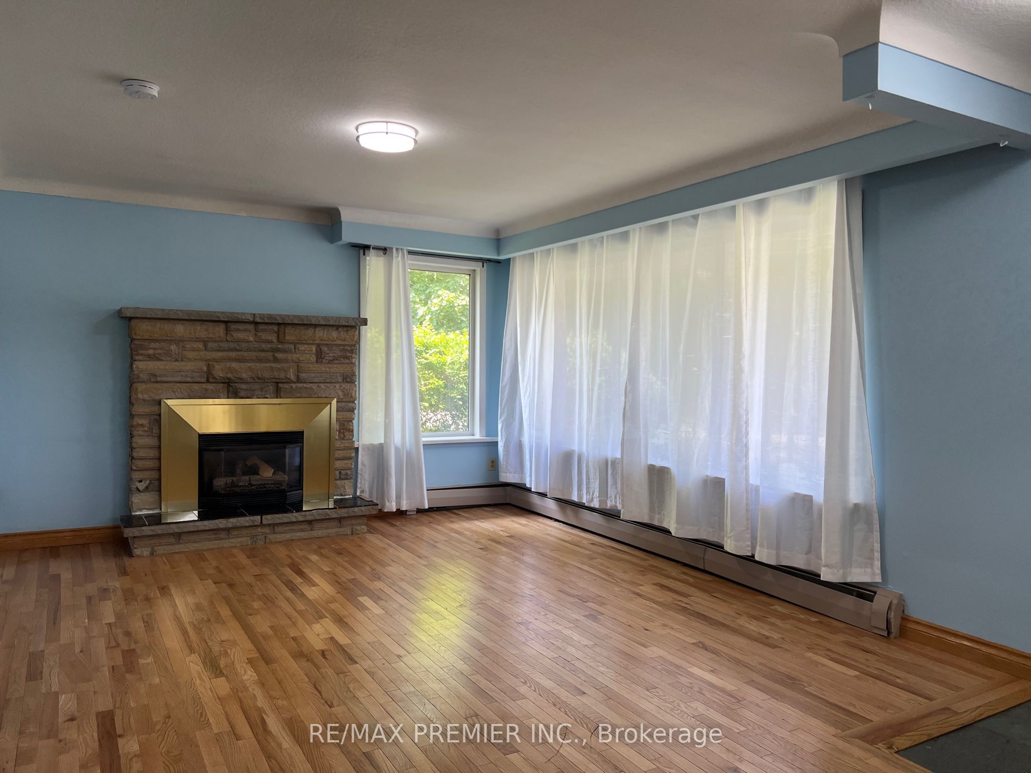 288 Scott Street Main Floor, St. Catharines, ON L2N 1J3 photo 4