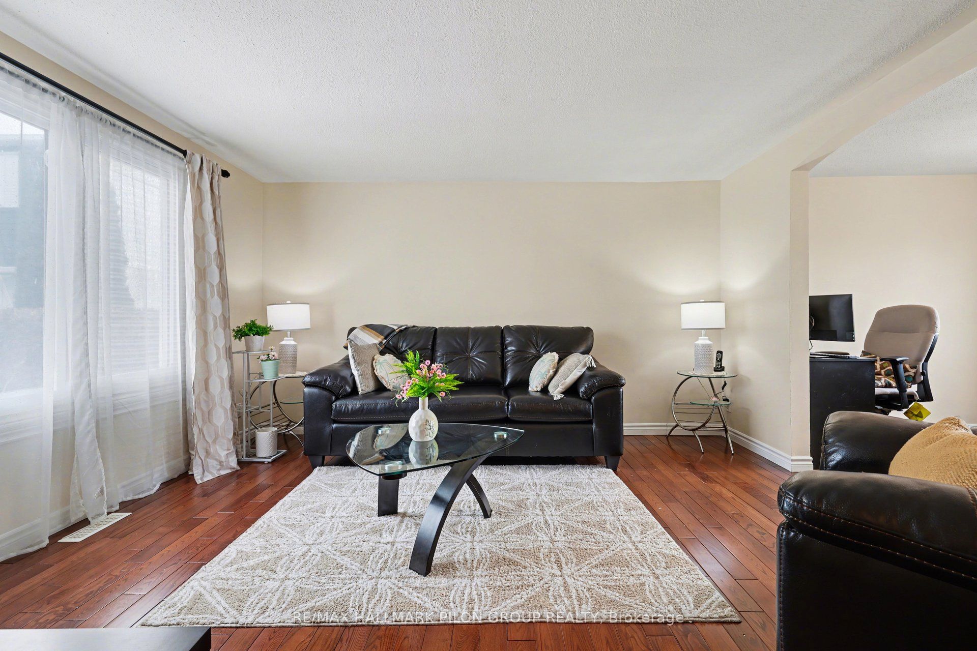 1540 Beaverpond Drive C, Cyrville - Carson Grove - Pineview, ON K1B 3R9 photo 3