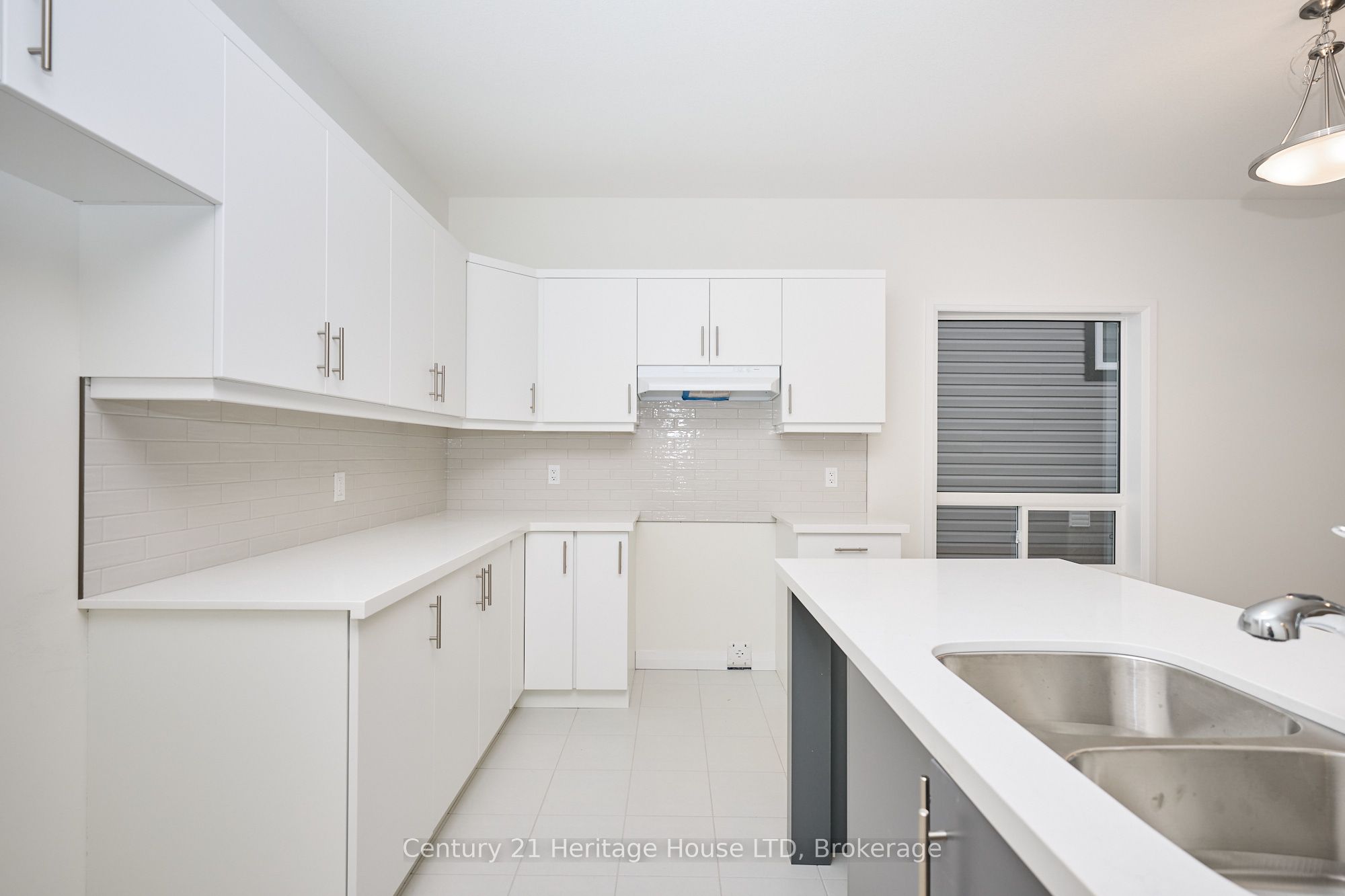 407 Louisa Street, Fort Erie, ON L2A 6T6 photo 2