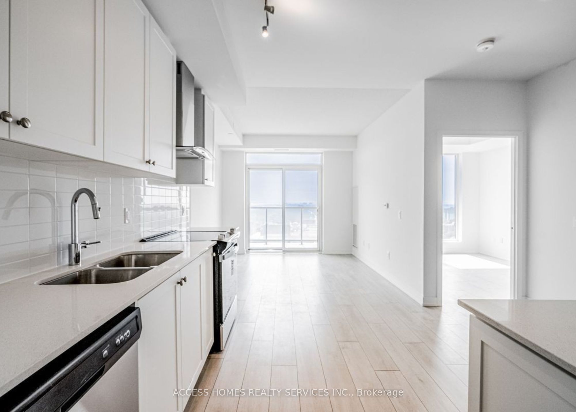 55 Duke Street W 2205, Kitchener, ON N2H 0C9 photo 3