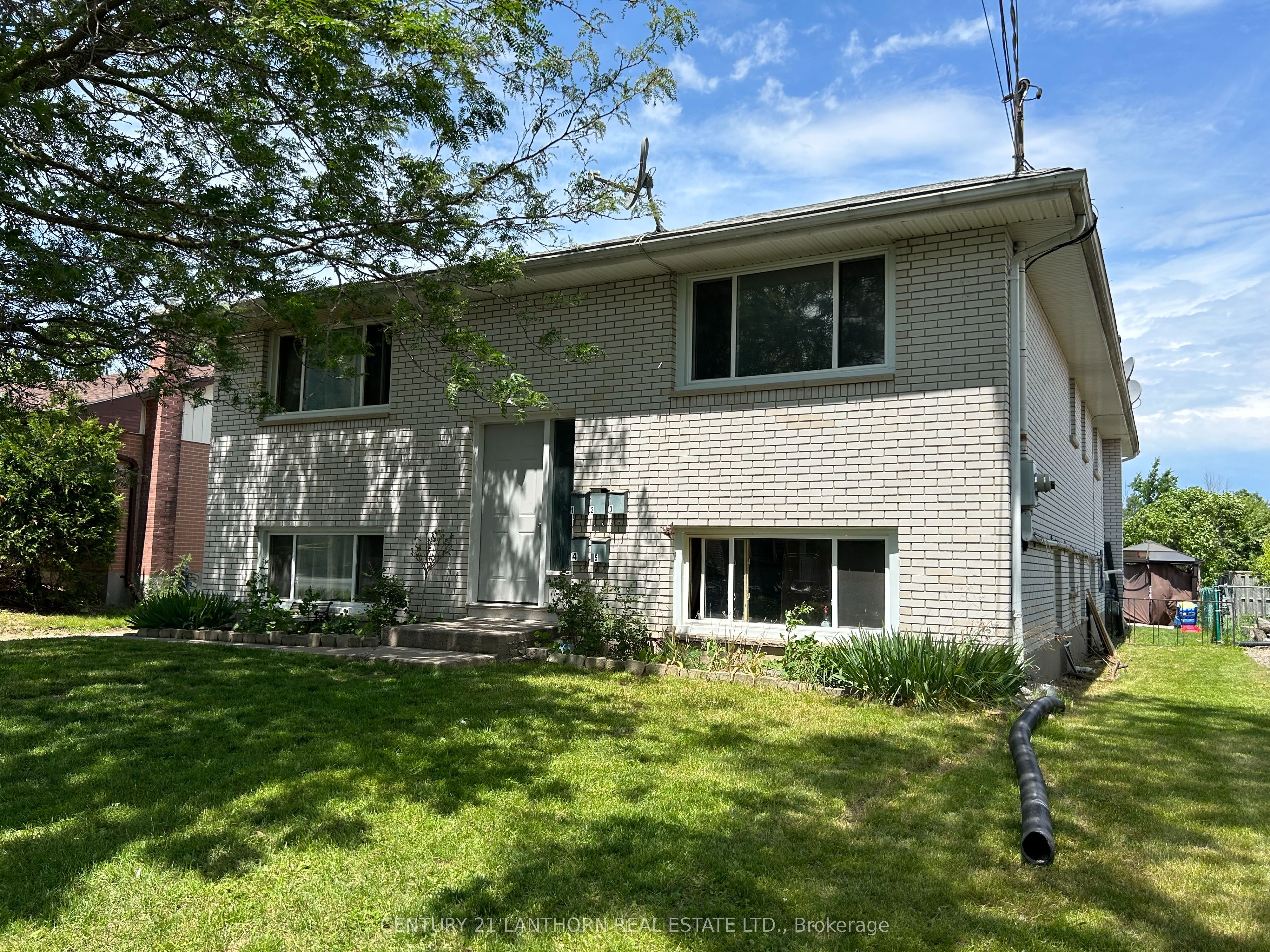 18 Union Street, Belleville, ON K8P 2B6