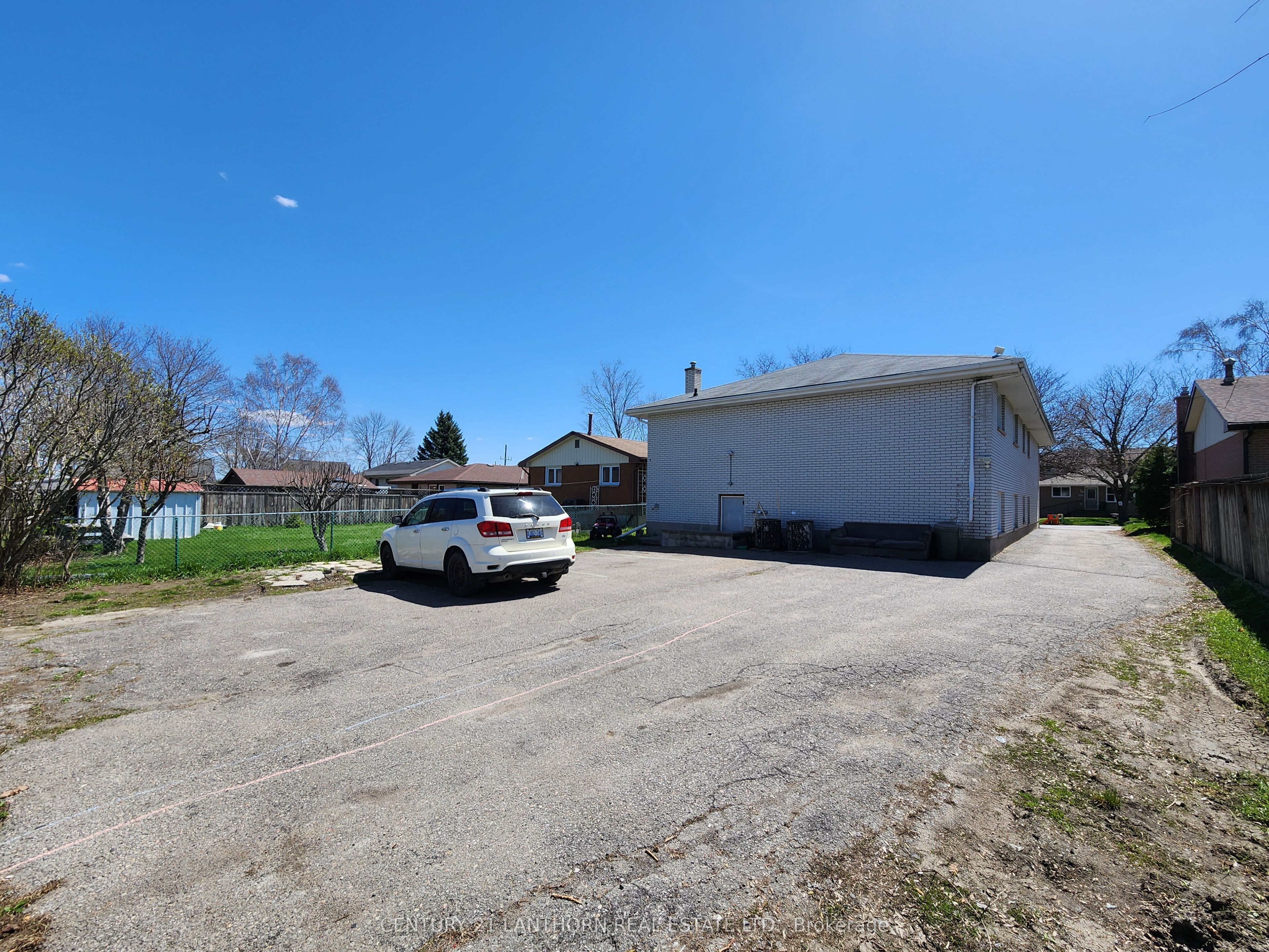 18 Union Street, Belleville, ON K8P 2B6 photo 2
