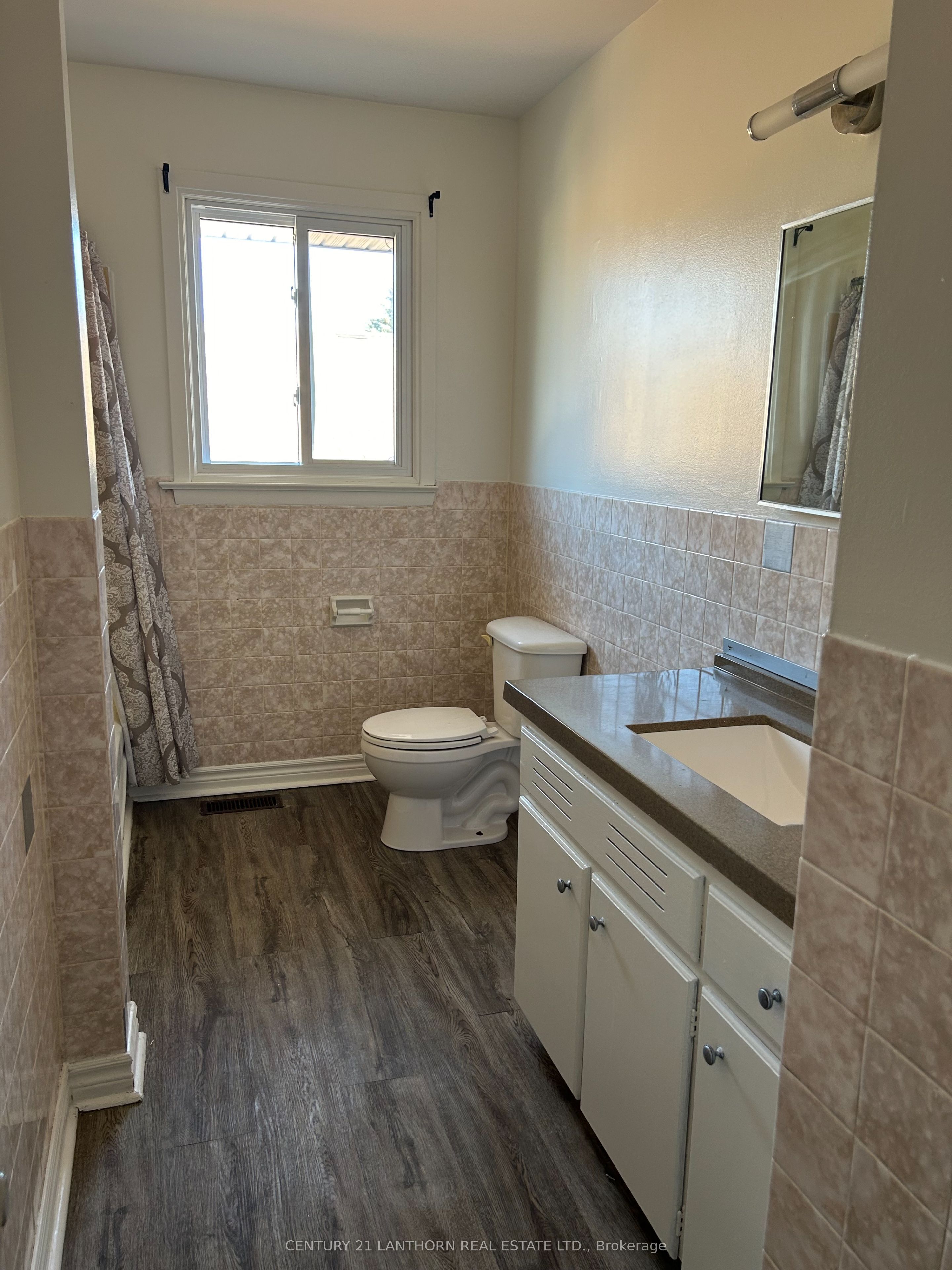 18 Union Street, Belleville, ON K8P 2B6 photo 4