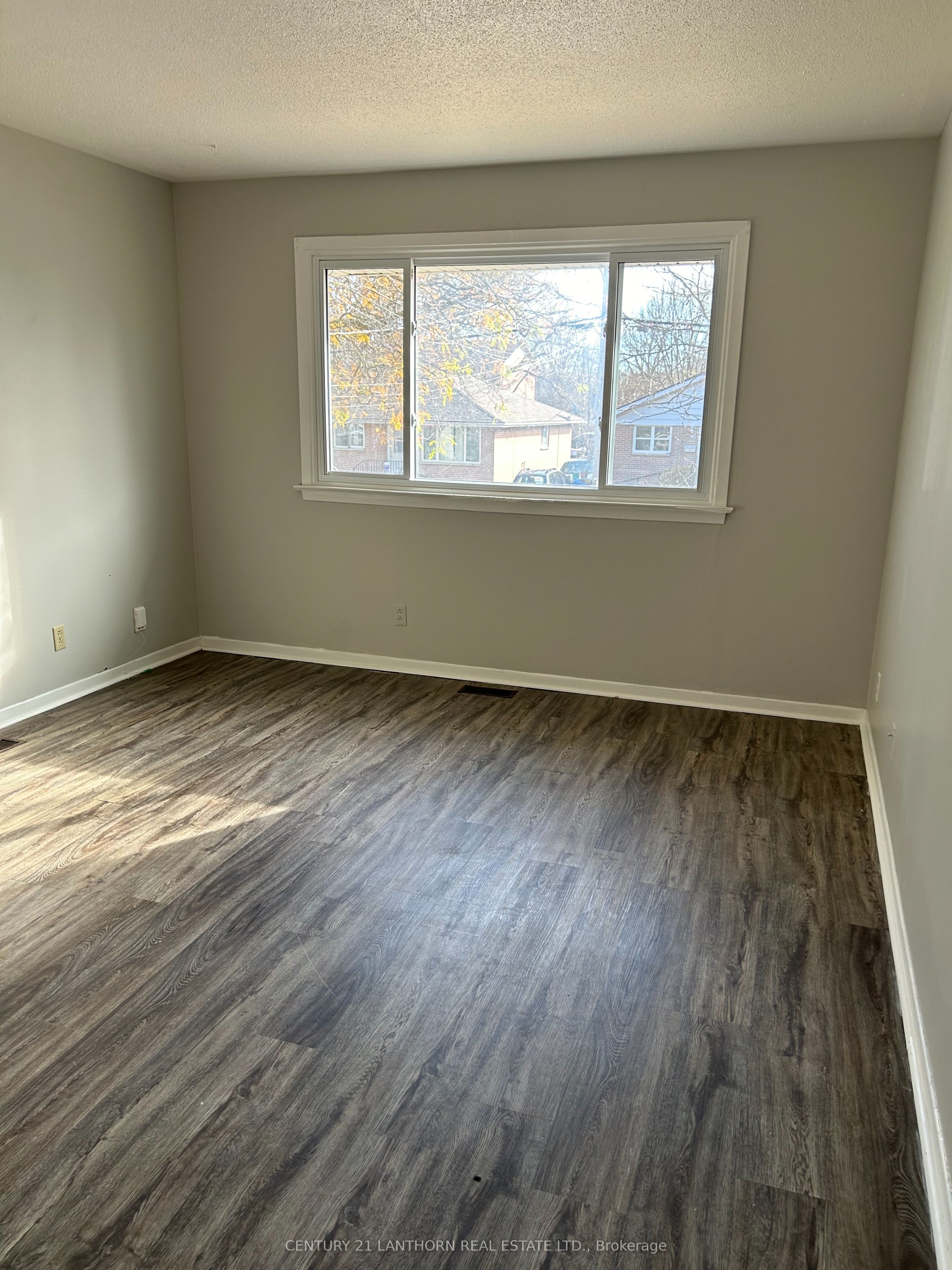18 Union Street, Belleville, ON K8P 2B6 photo 5