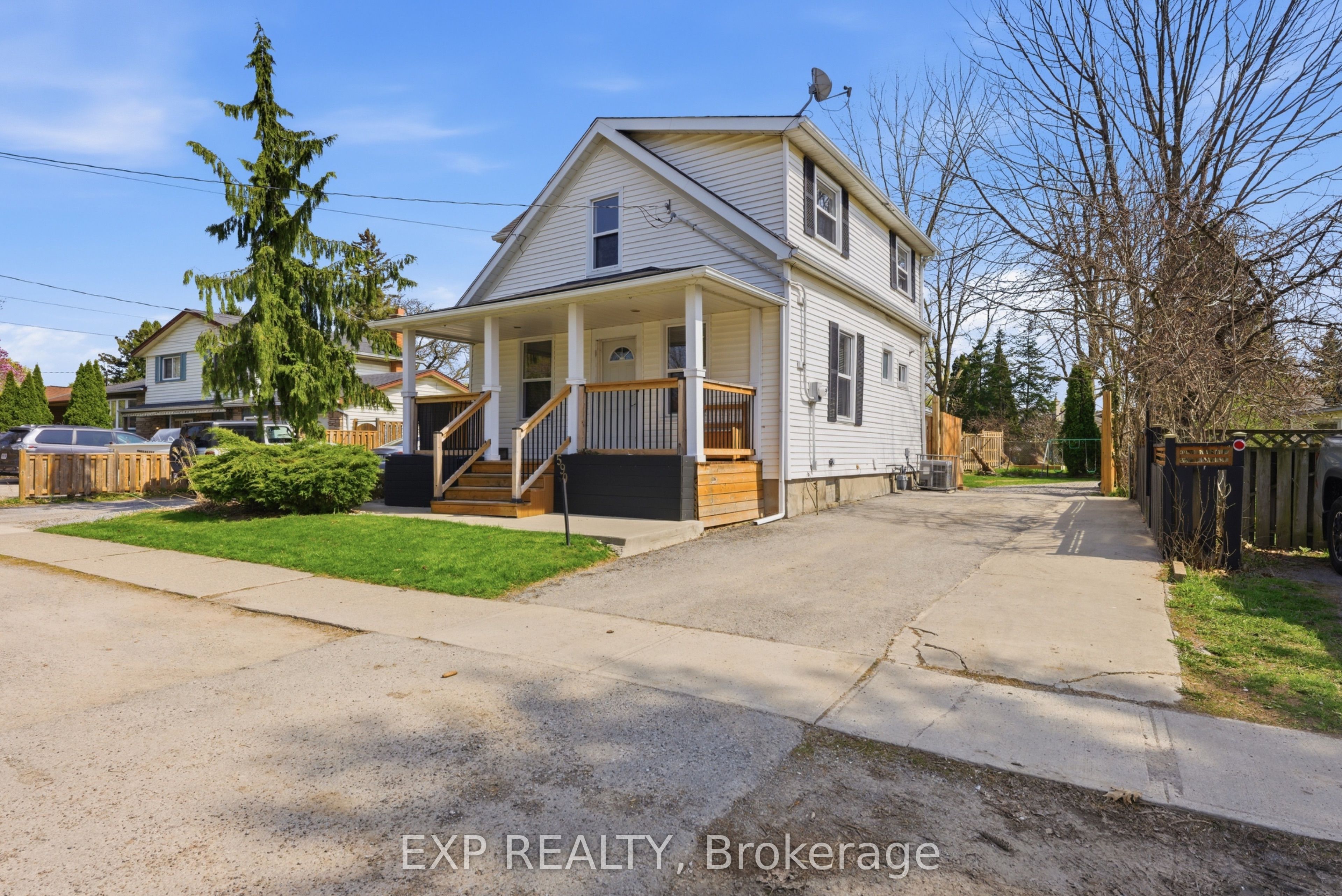 590 Scott Street, St. Catharines, ON L2M 3X6 photo 2