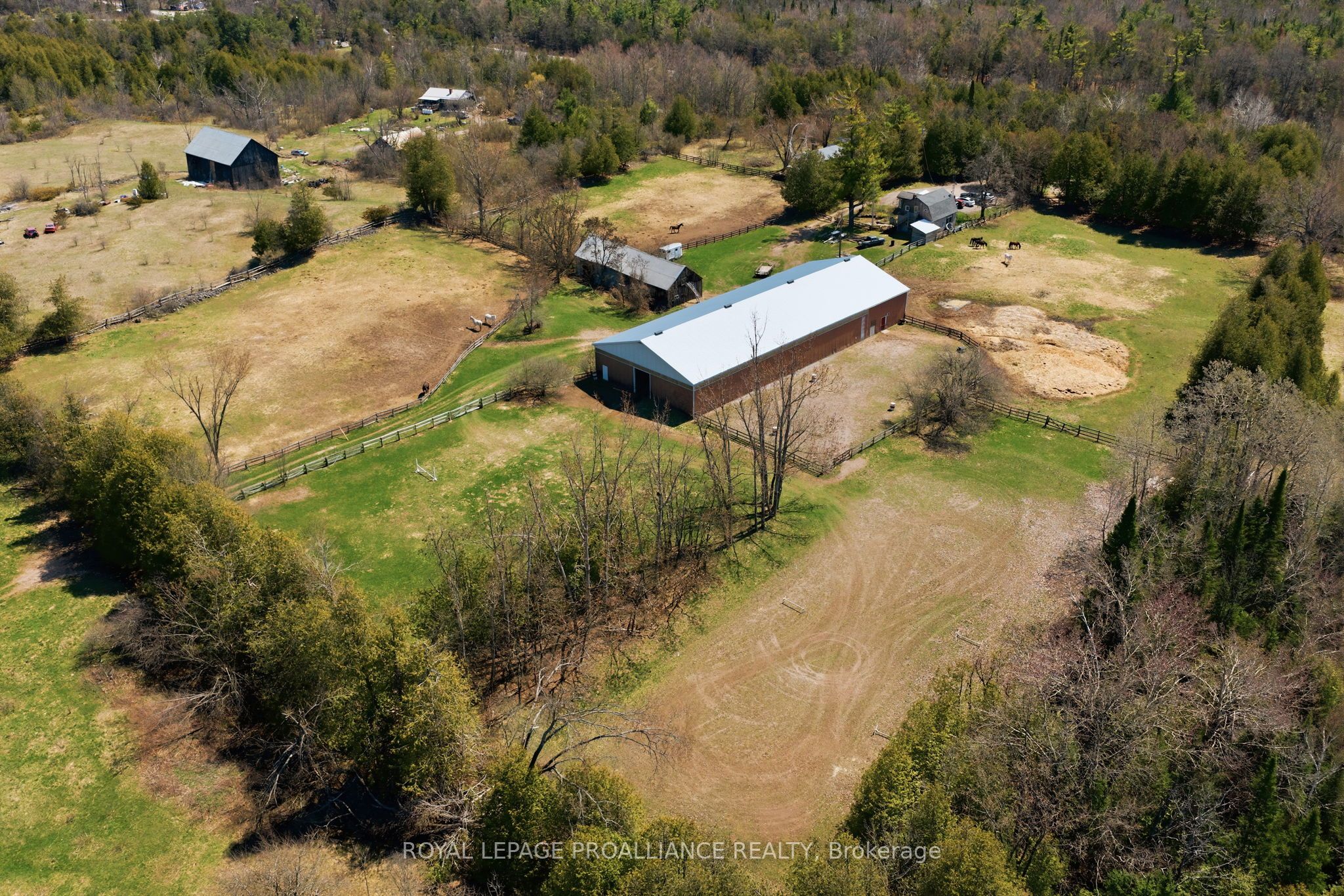 4046 Hwy 28, Selwyn, ON K0L 2H0 photo 2