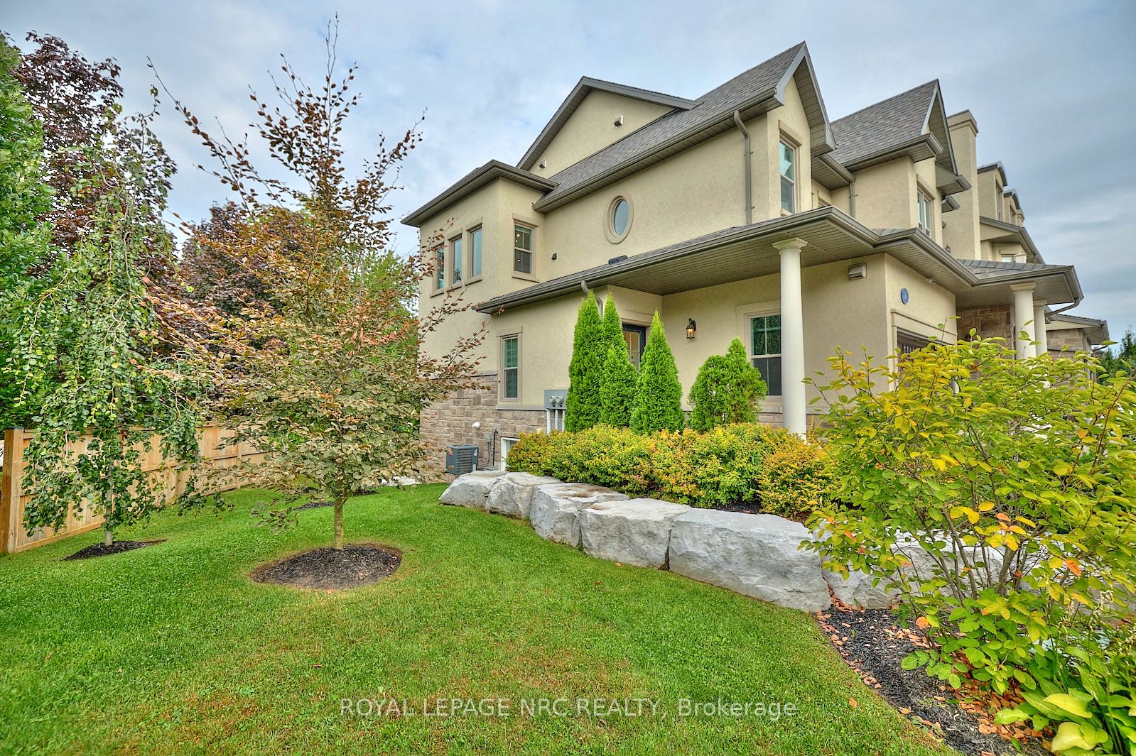 50 Aberdeen Lane S, Niagara-on-the-Lake, ON L0S 1J0 photo 3