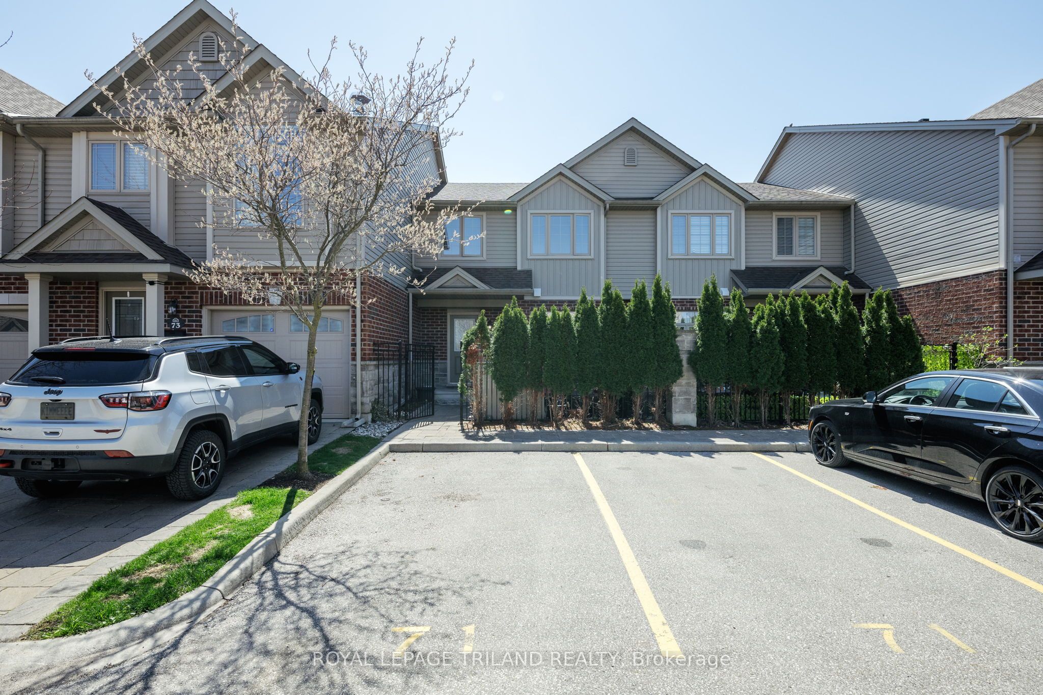 1061 Eagletrace Drive 71, London North, ON N6G 0T3 photo 2