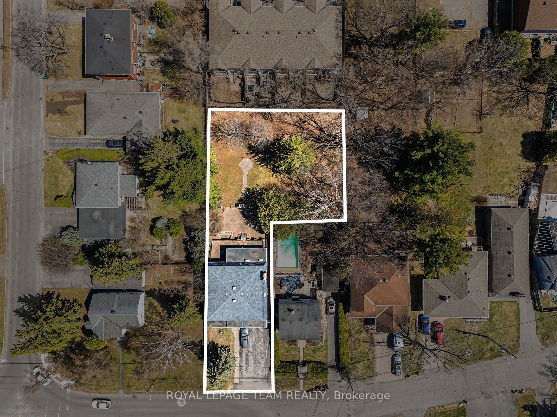 429 Ancaster Avenue, Woodroffe, ON K2B 5B6