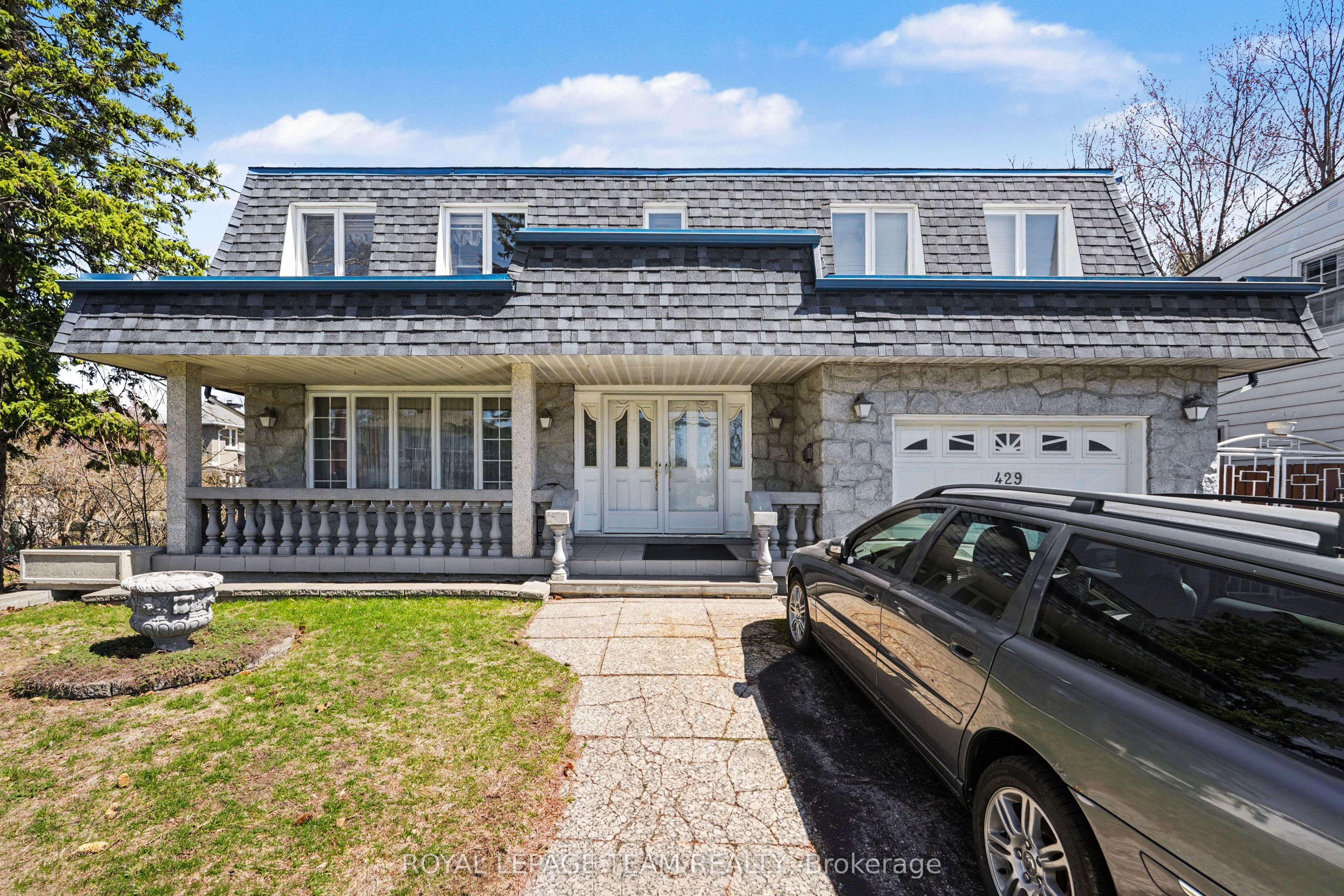 429 Ancaster Avenue, Woodroffe, ON K2B 5B6 photo 3