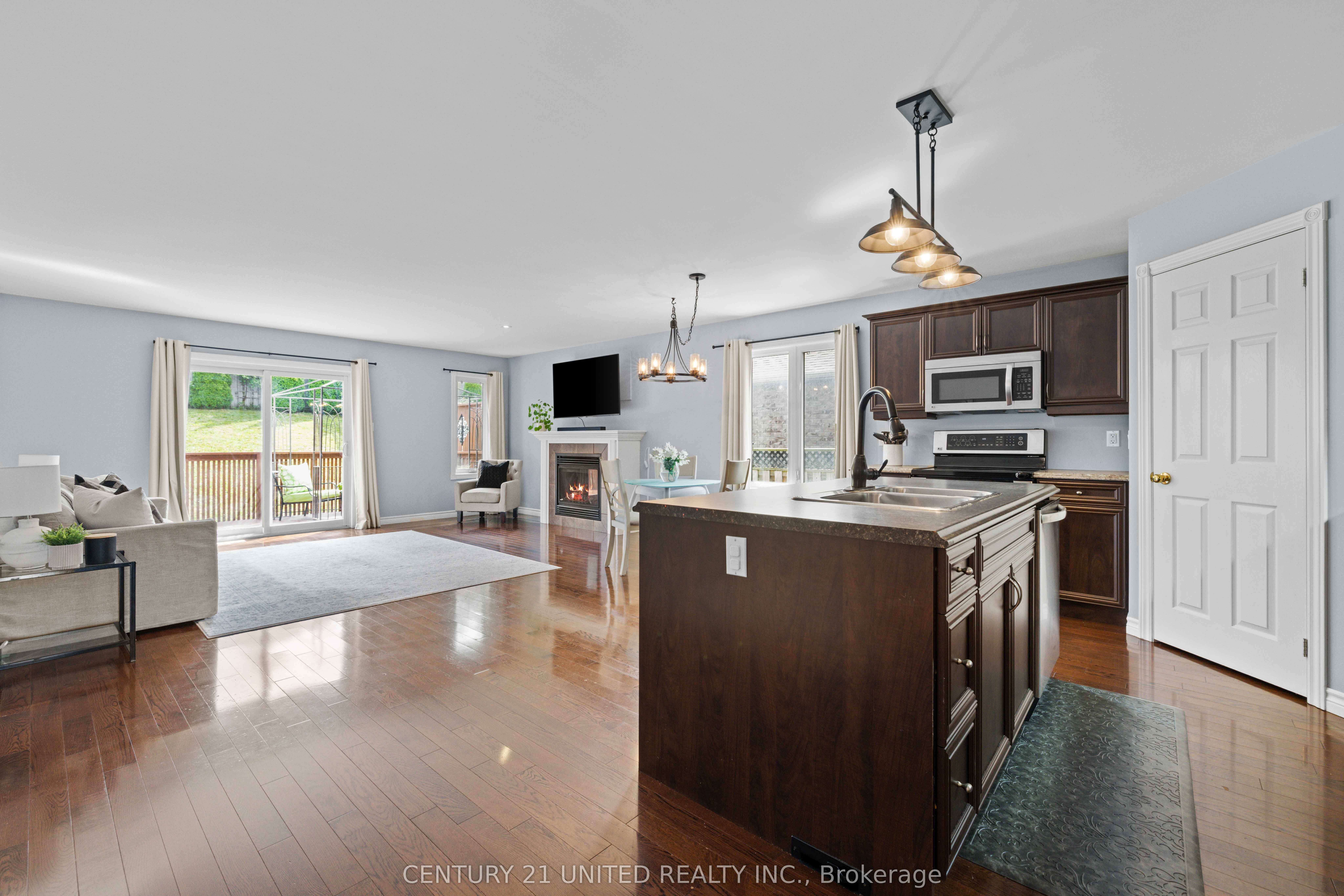 385 Bianco Crescent, Peterborough, ON K9K 0A5 photo 2
