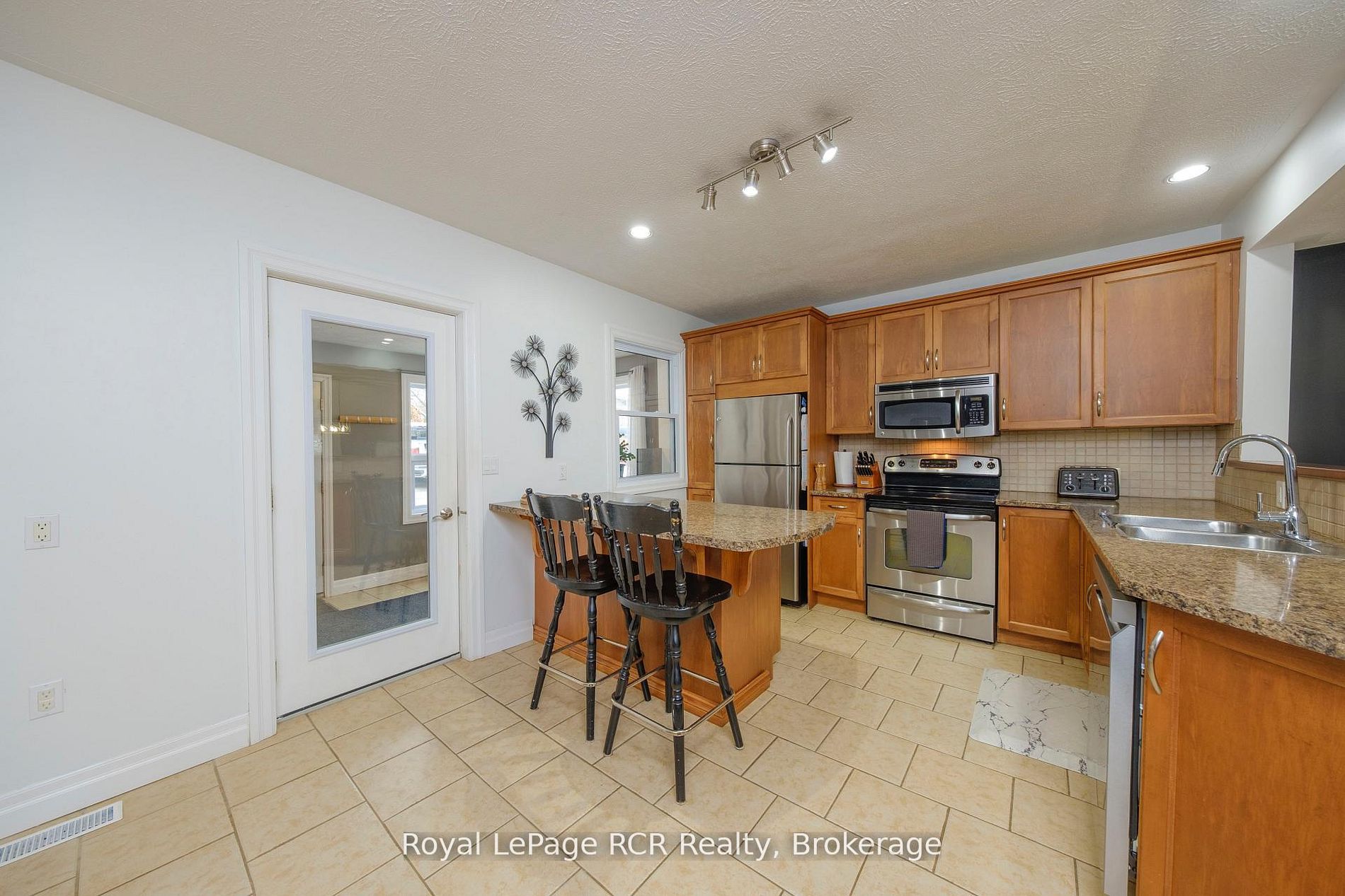 335 Ross Street, Huron-Kinloss, ON N0G 2H0 photo 5