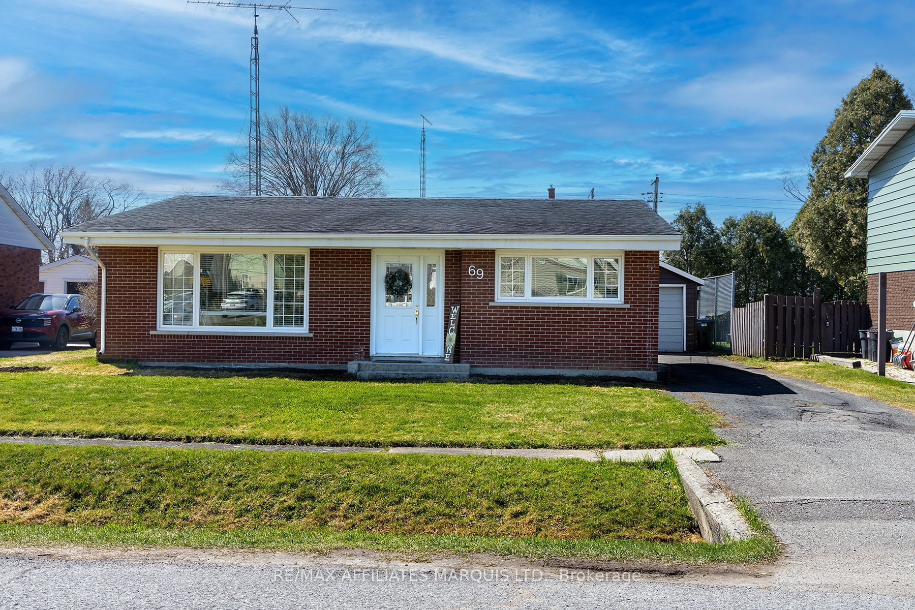 69 Kyle Drive, South Dundas, ON K0C 1X0 photo 2