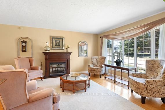 152 Bridge Street W, Bancroft, ON K0L 1C0 photo 5