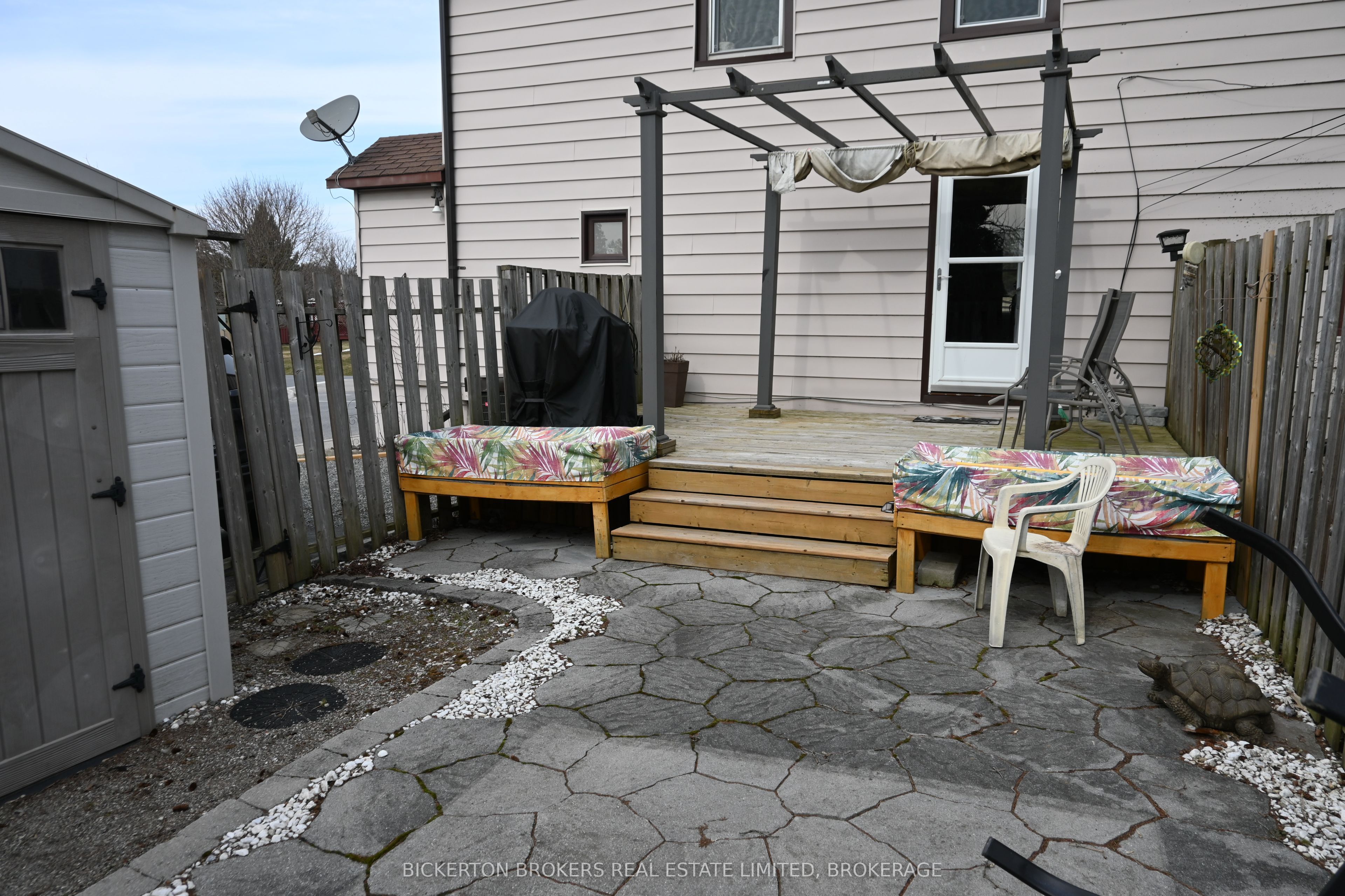 292 William Street N, Gananoque, ON K7G 1S5 photo 4