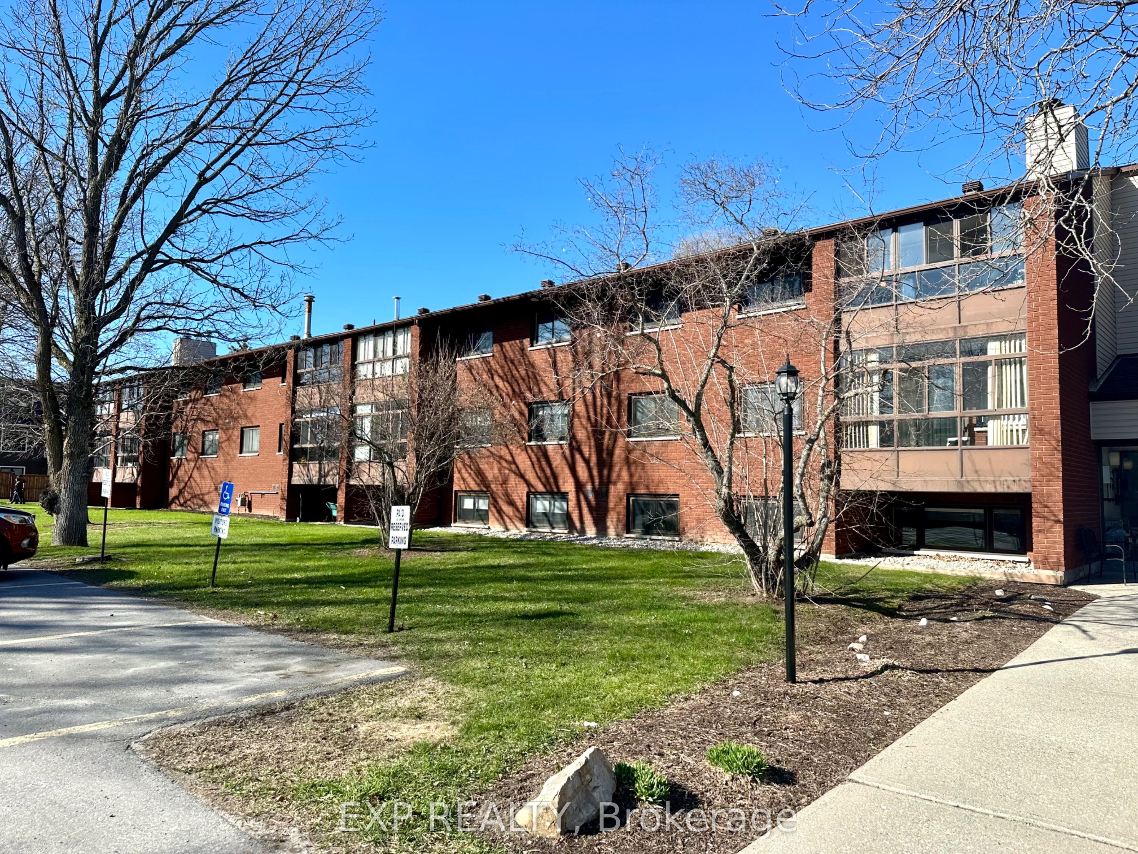 15 Findlay Avenue 208, Carleton Place, ON K7C 4A2
