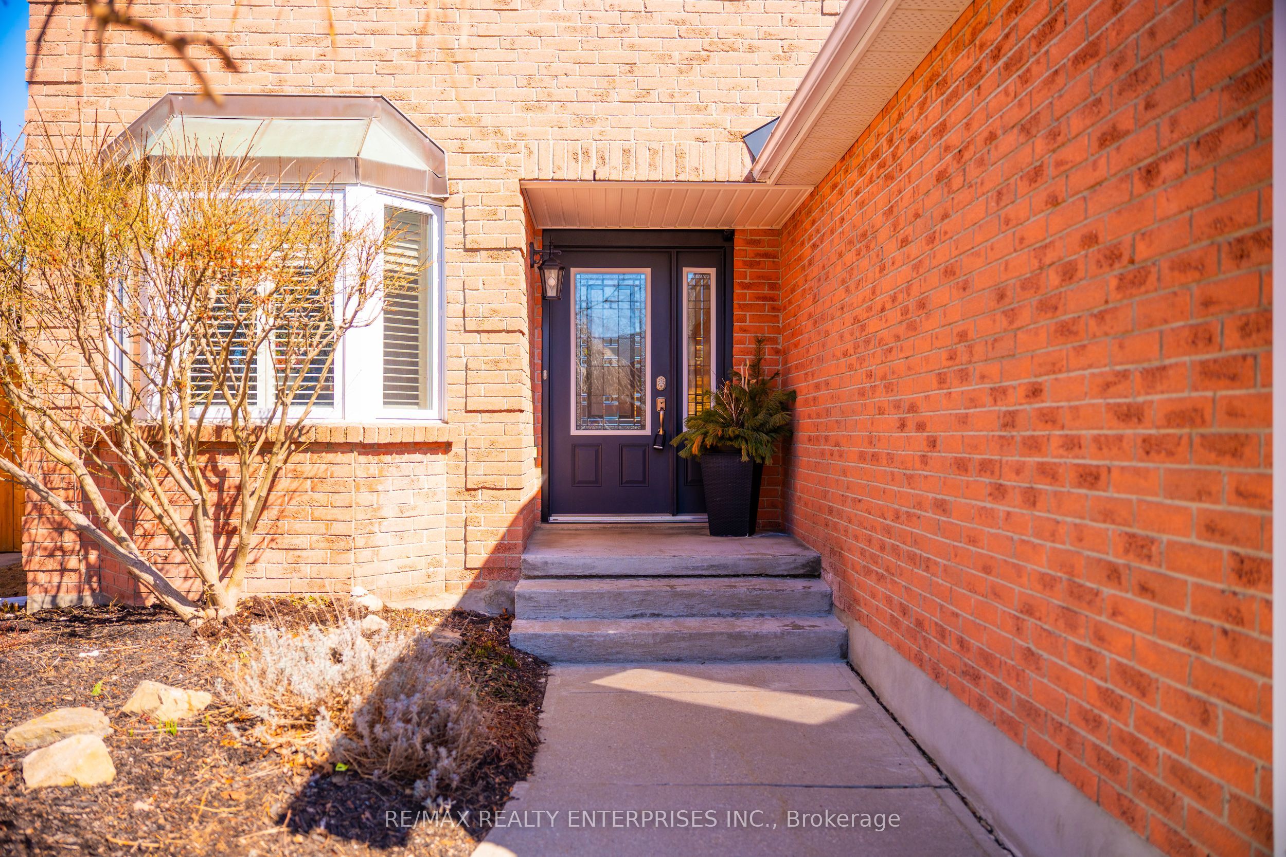 23 Cowan Boulevard, Cambridge, ON N1T 1E5 photo 2
