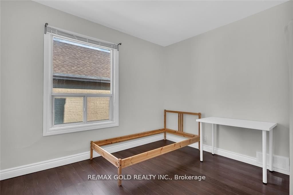 746 King Street W bsmt, Hamilton, ON L8S 1J8 photo 3