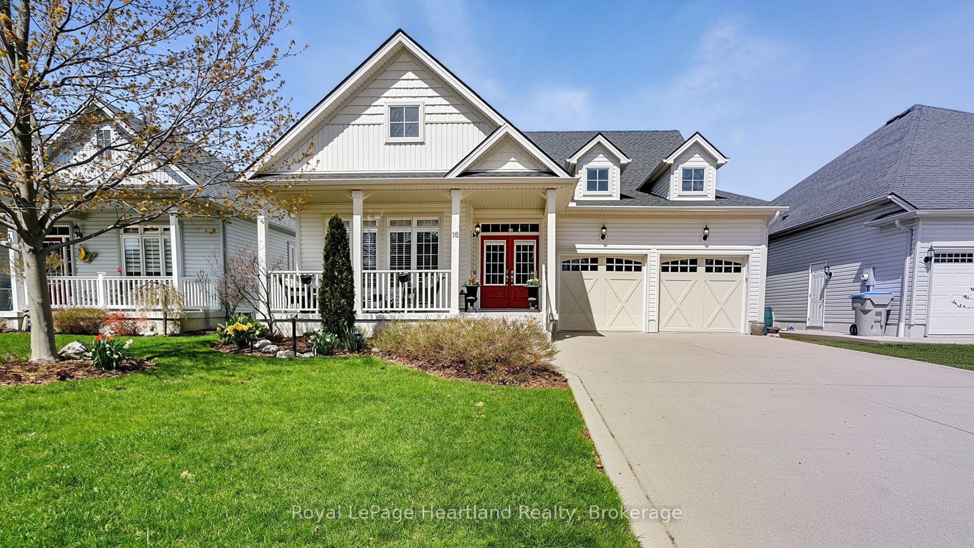 16 Macpherson Avenue, Huron East, ON N0K 1W0 photo 2