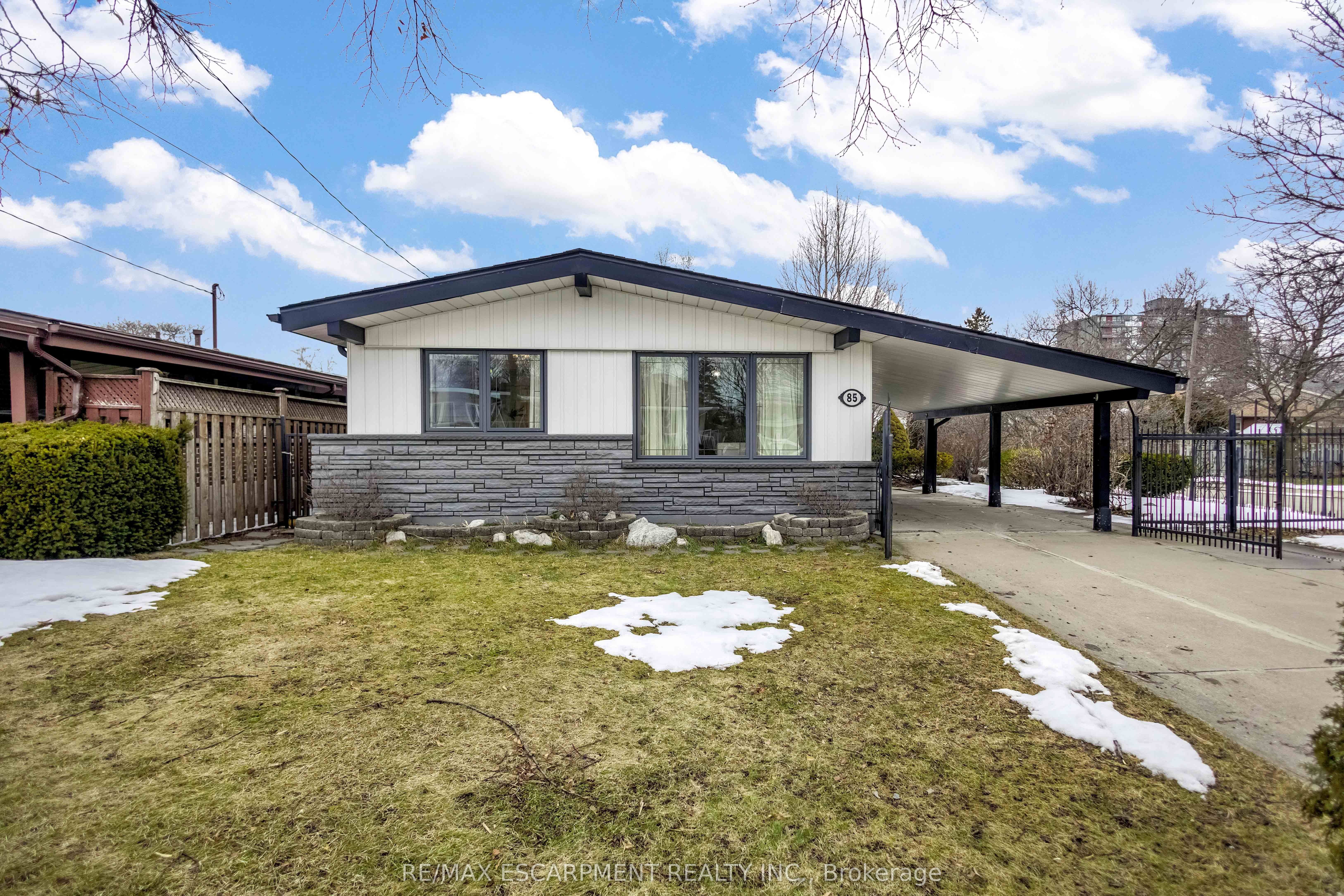 85 Ranchdale Drive, Hamilton, ON L8V 2L9