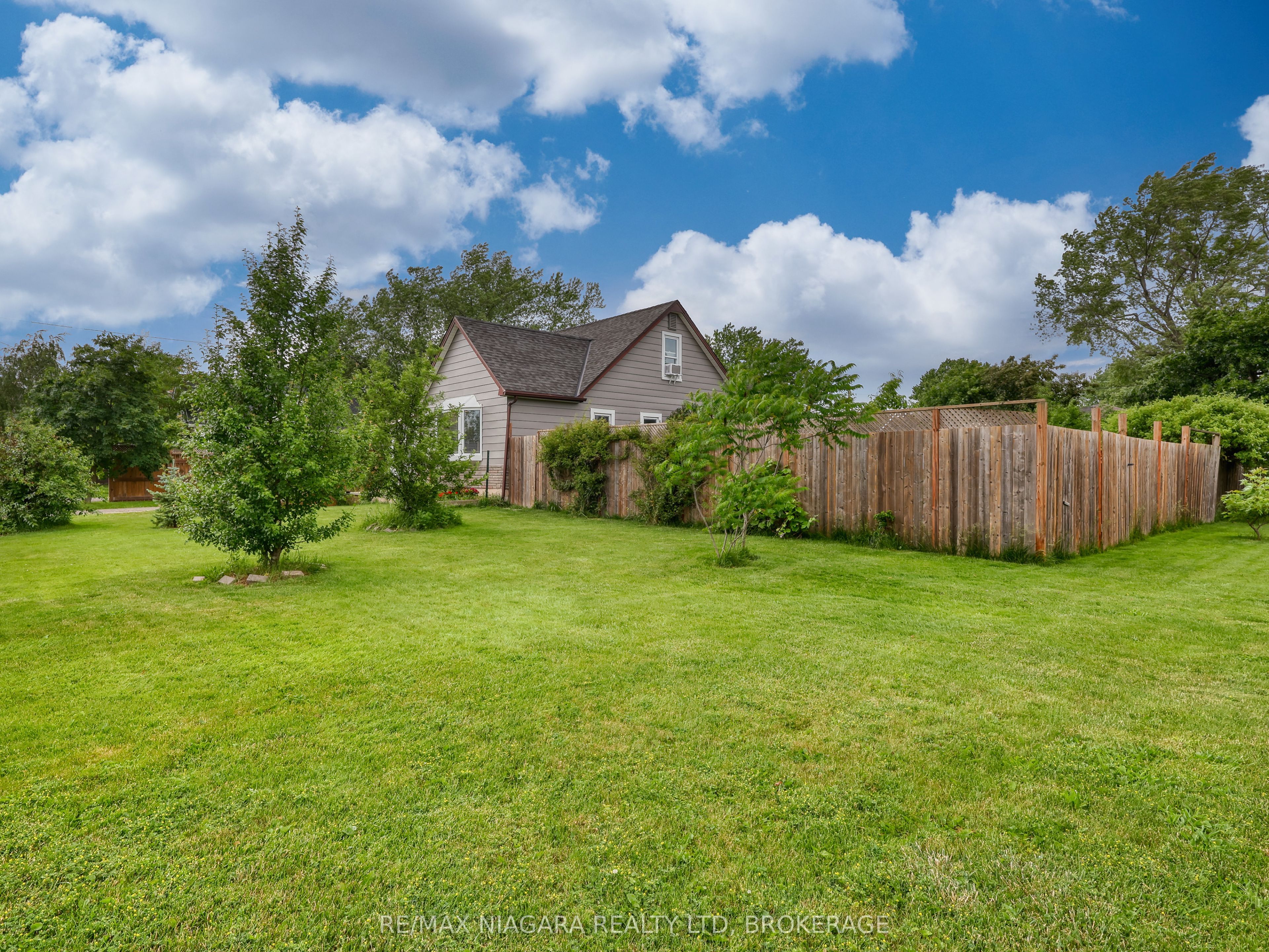 30 Erie Street, Welland, ON L3B 5J7 photo 4