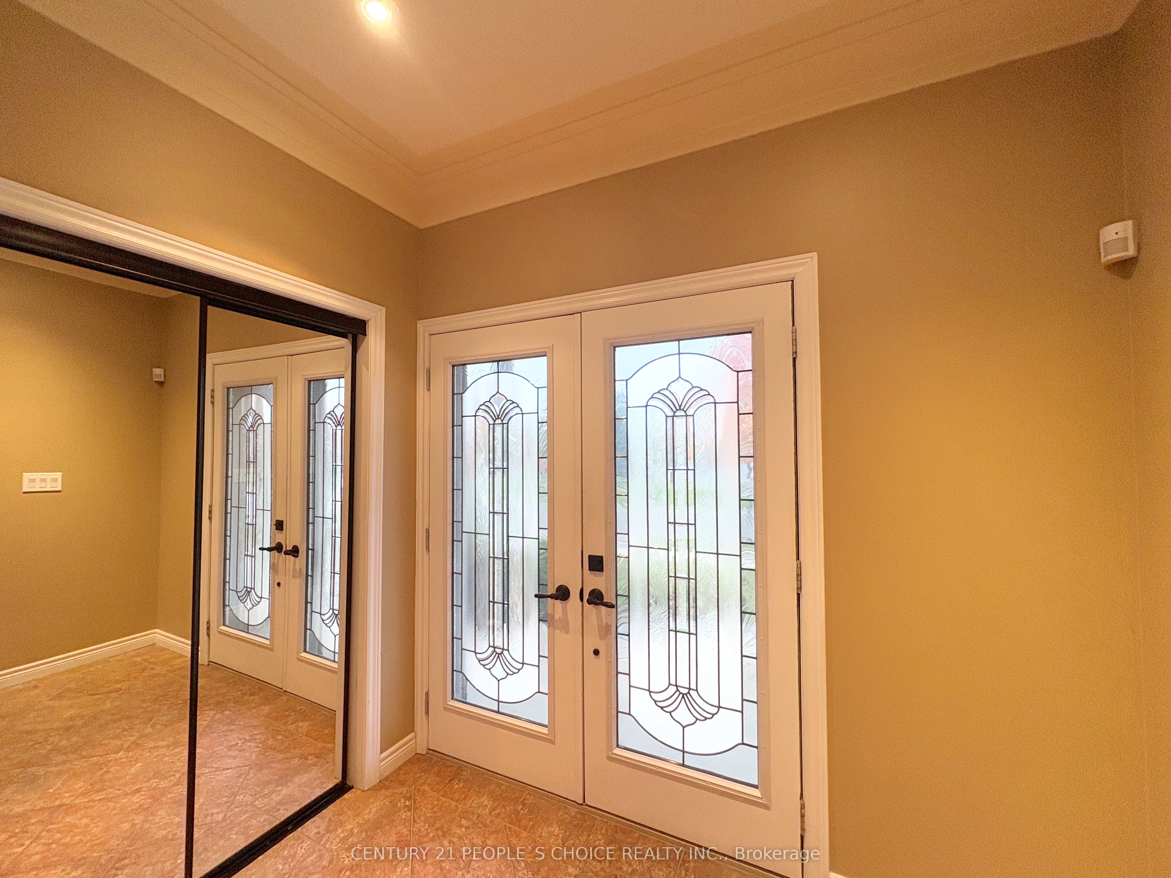 8 Sunbeam Drive, Hamilton, ON L9B 2X9 photo 3