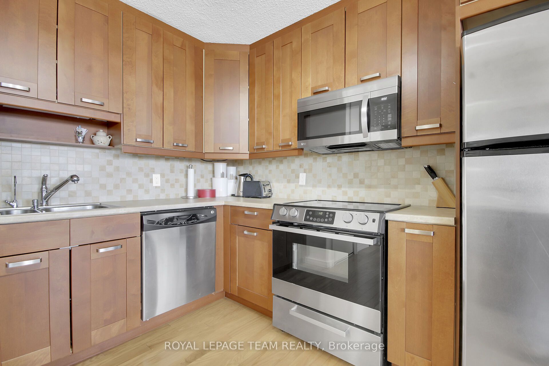 3360 Southgate Road 408, Hunt Club - South Keys and Area, ON K1V 9A6 photo 3