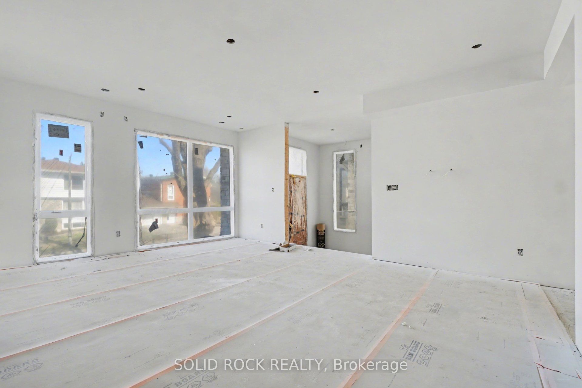 830 Alpine Avenue, Britannia Heights - Queensway Terrace N and Area, ON K2B 5R6 photo 2