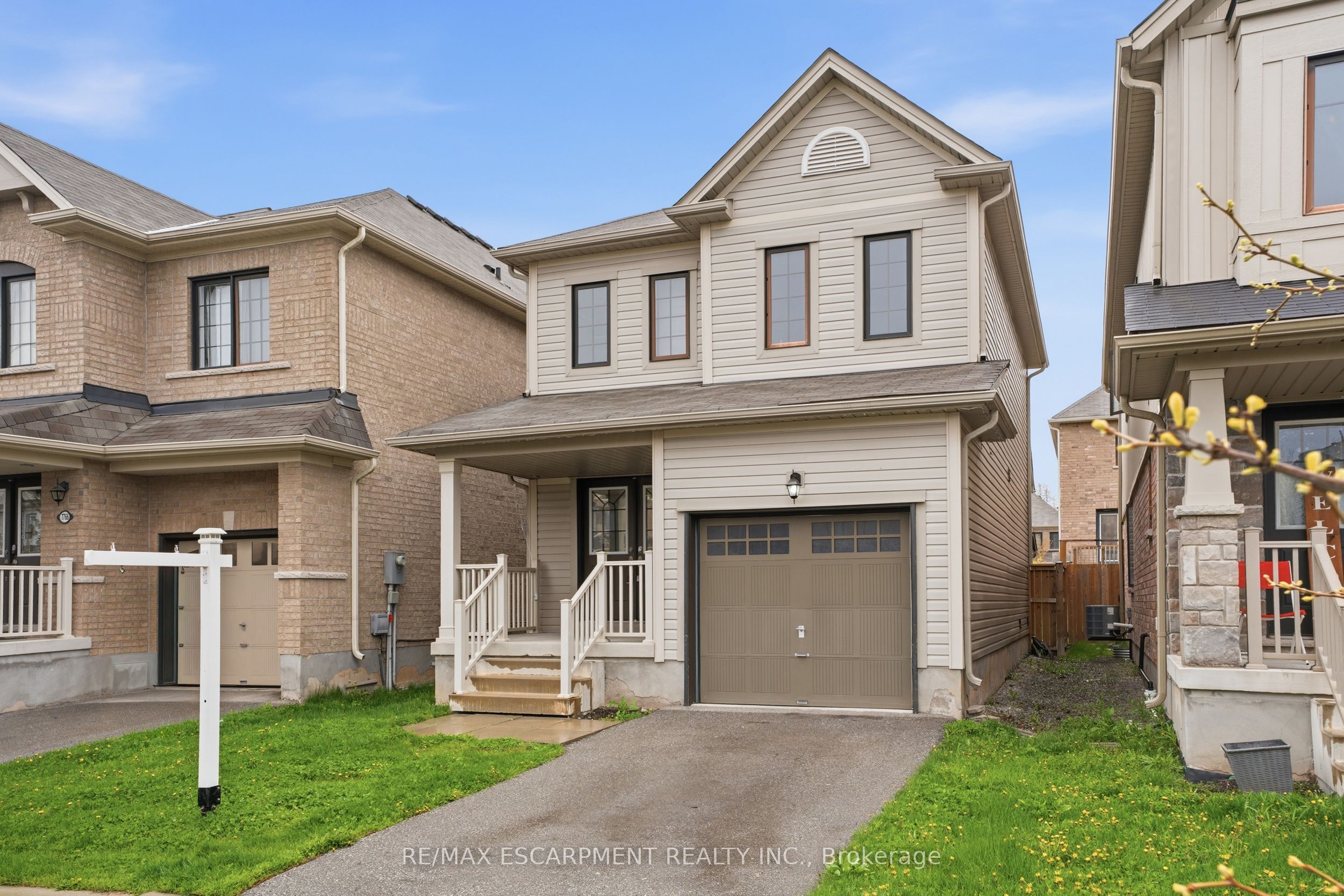 7774 Buckeye Crescent, Niagara Falls, ON L2H 0P2 photo 2