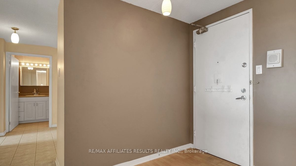 415 Greenview Avenue 2110, Britannia - Lincoln Heights and Area, ON K2B 8G5 photo 3