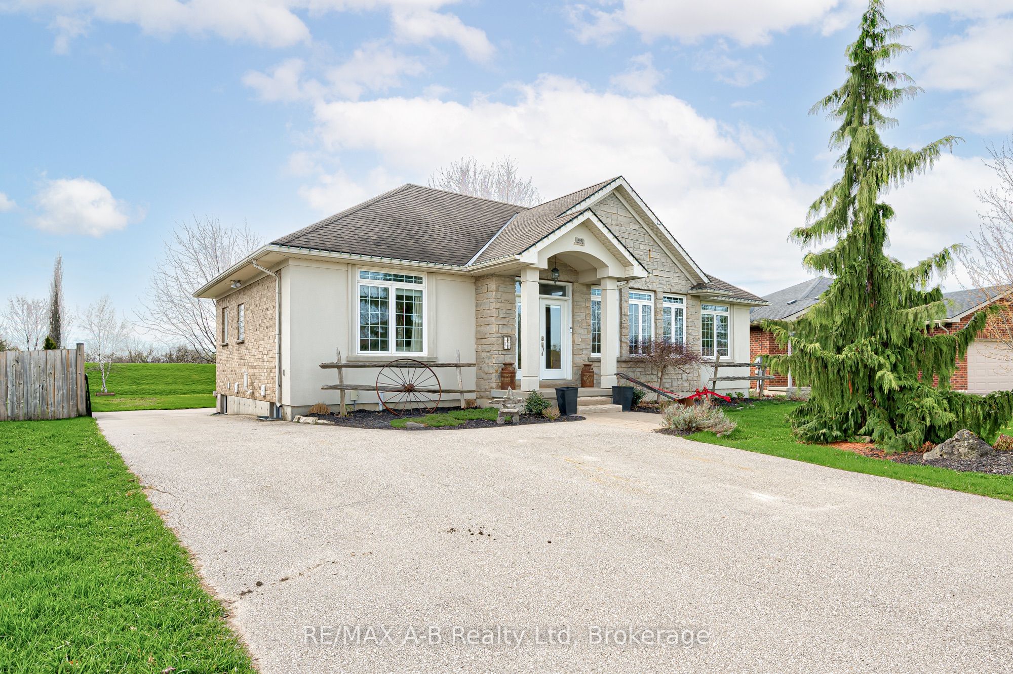 296 Glass Street, St. Marys, ON N4X 1E5 photo 2