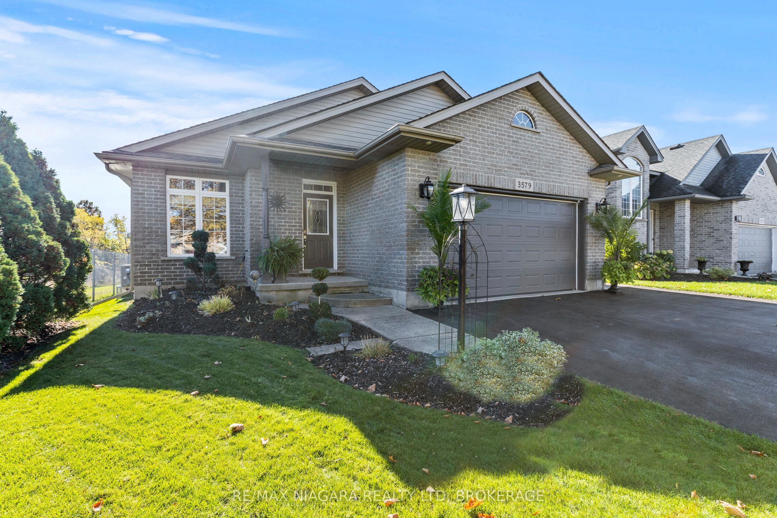 3579 Carver Street, Fort Erie, ON L0S 1S0 photo 2