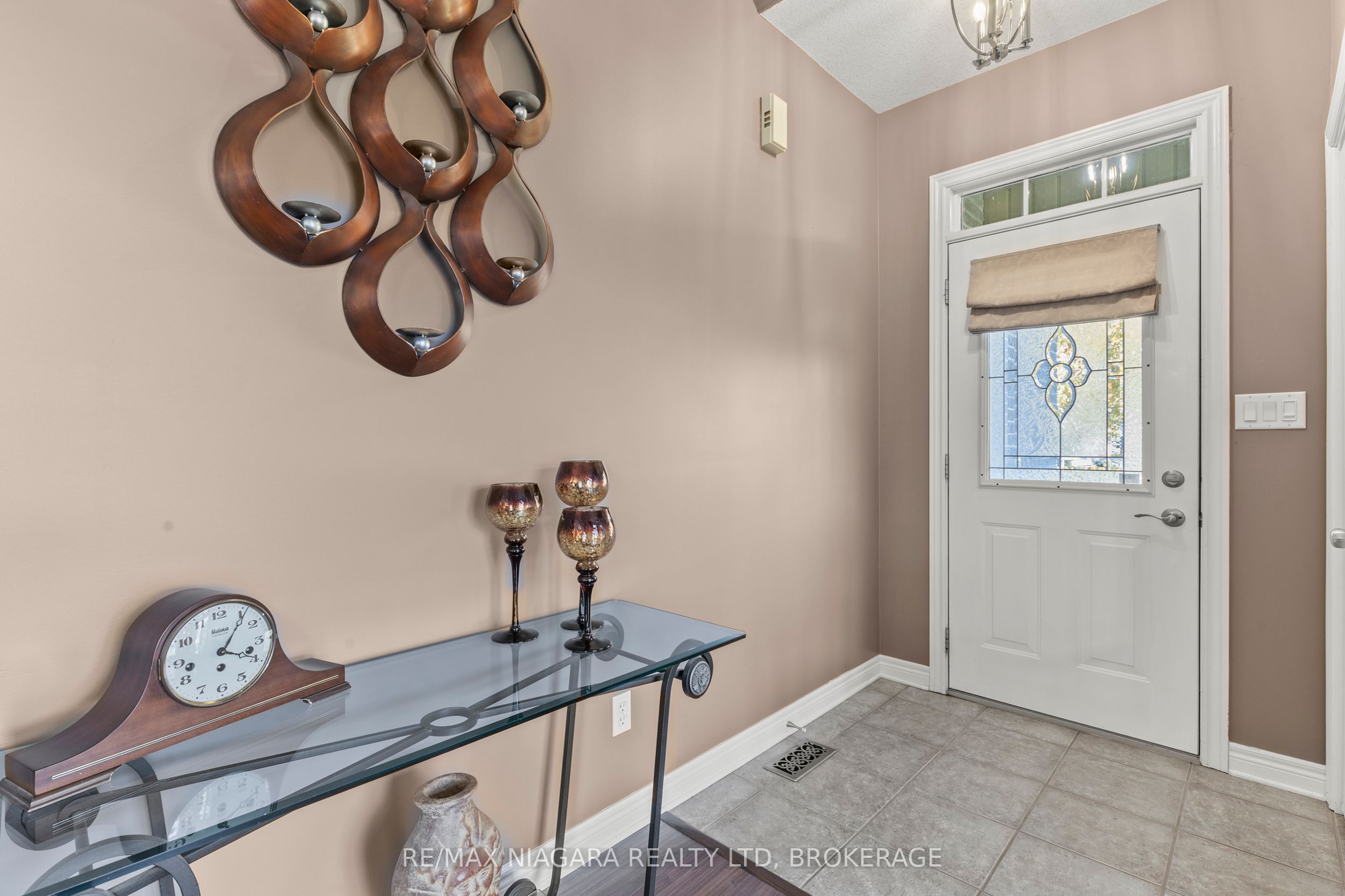 3579 Carver Street, Fort Erie, ON L0S 1S0 photo 5