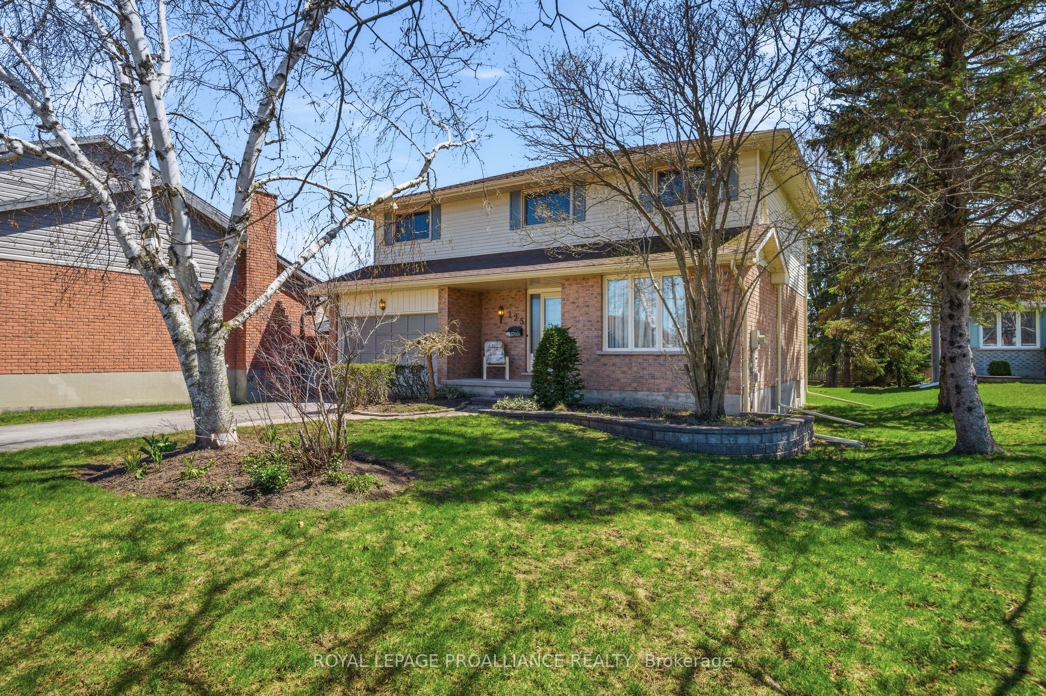 125 Tracey Park Drive, Belleville, ON K8P 5C7
