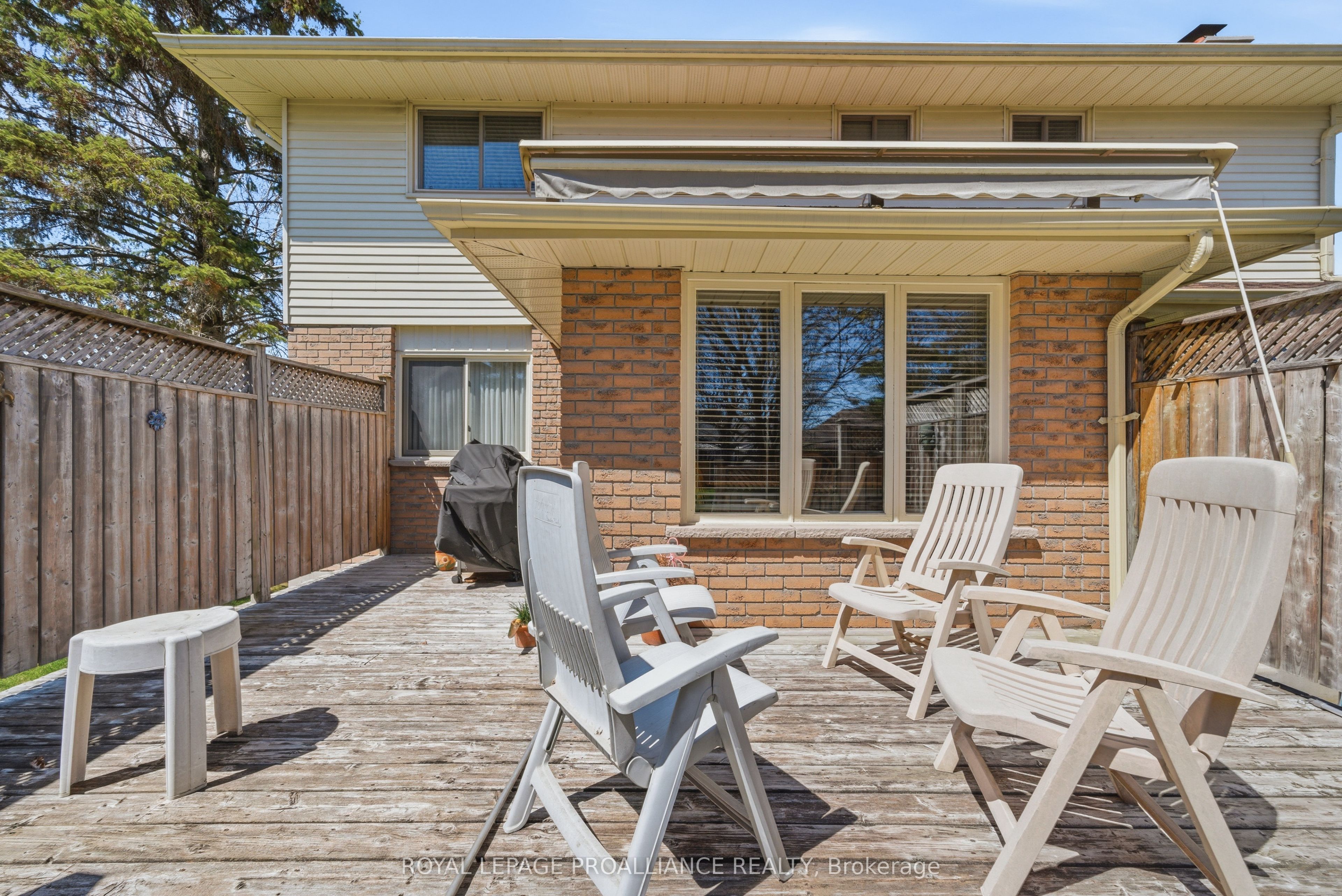 125 Tracey Park Drive, Belleville, ON K8P 5C7 photo 2