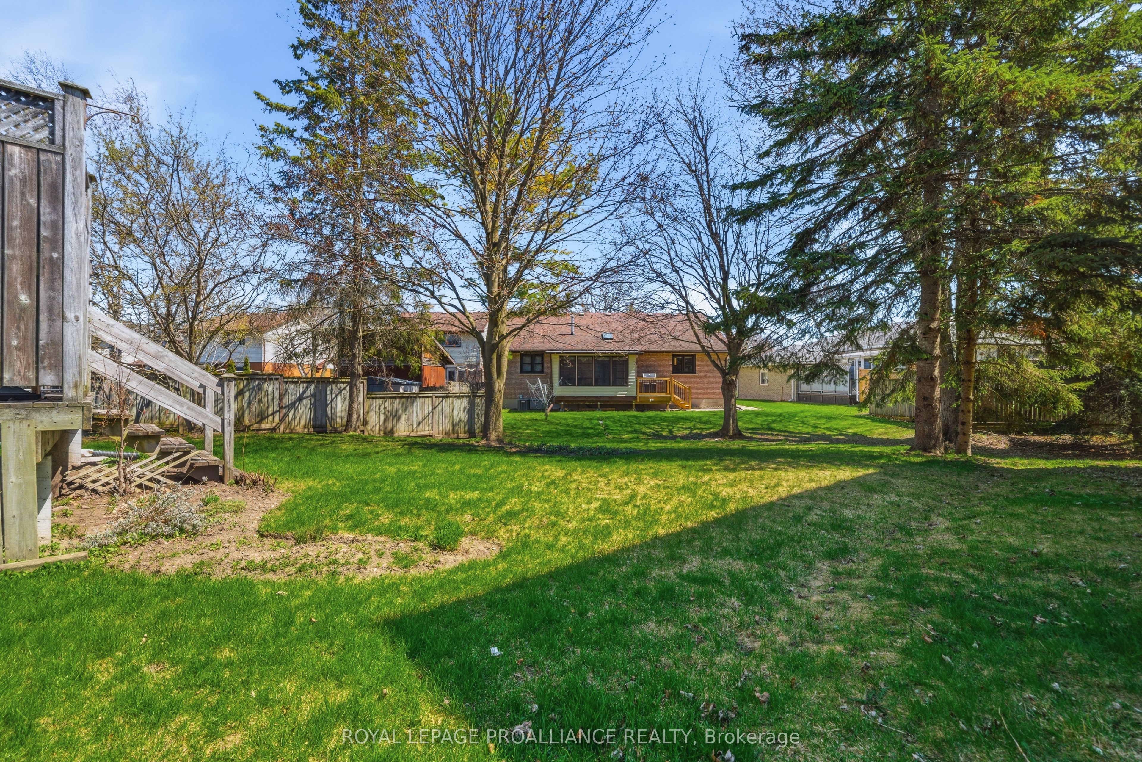 125 Tracey Park Drive, Belleville, ON K8P 5C7 photo 5