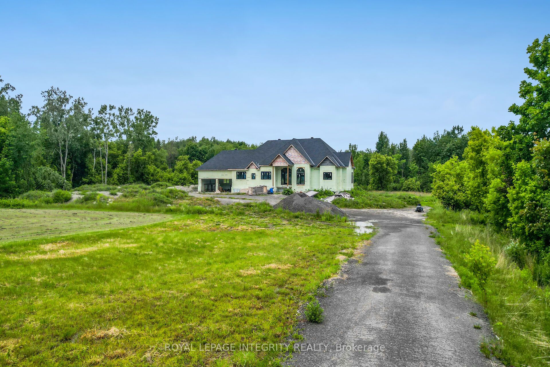 1695 Old Montreal Road, Orleans - Cumberland and Area, ON K4C 1G7