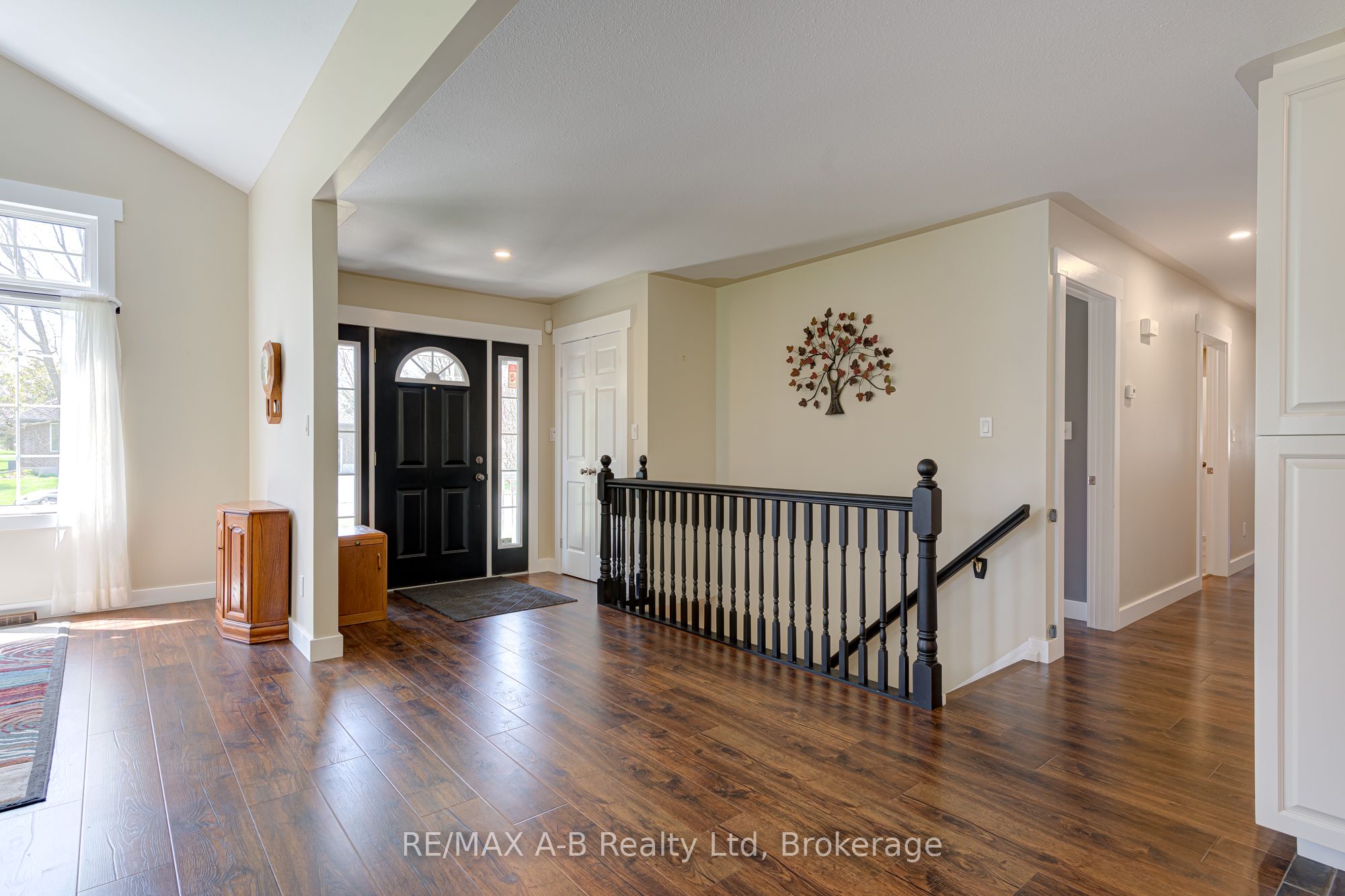 256 Boyce Street, Perth South, ON N0K 1X0 photo 5