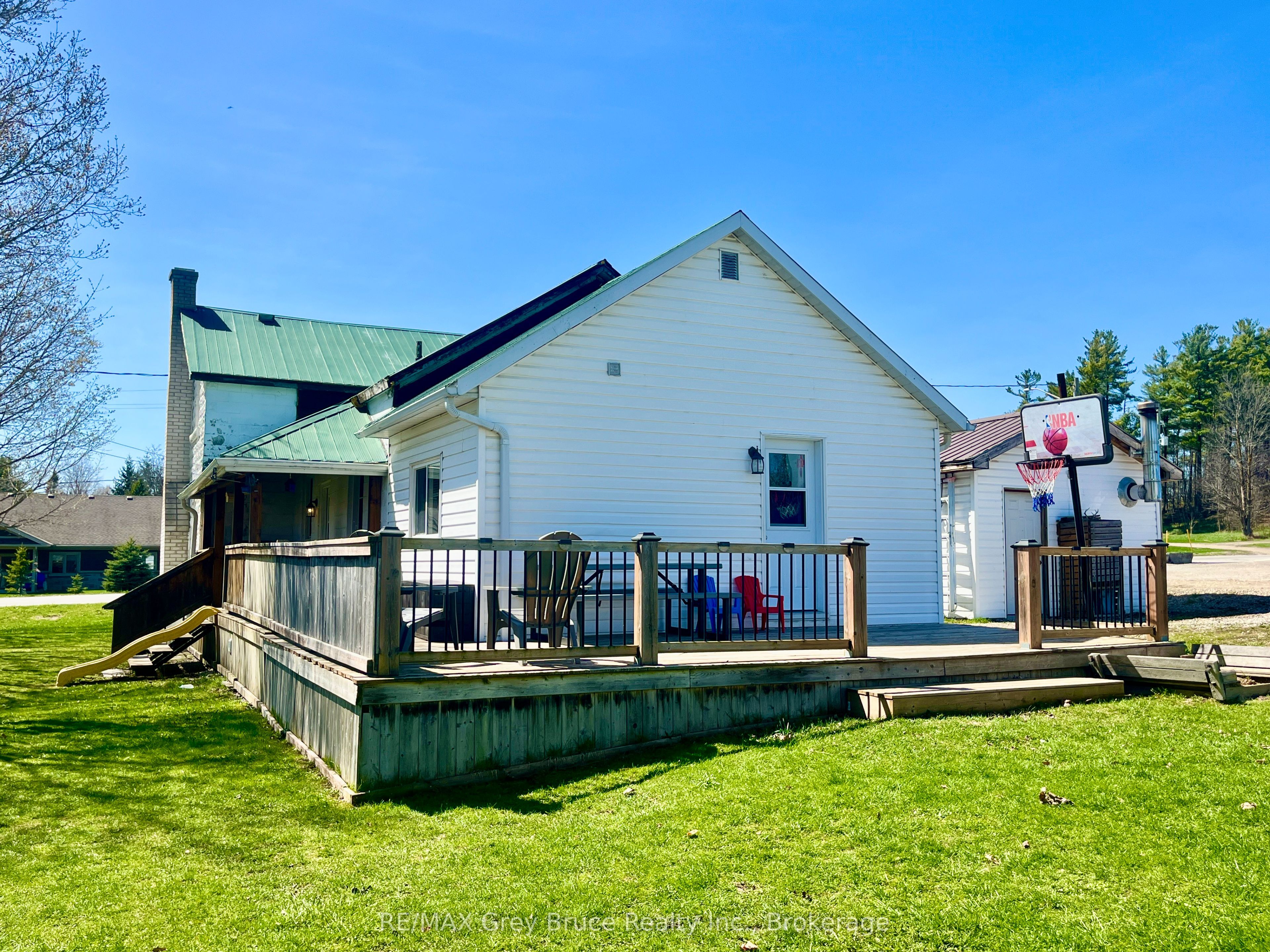141 Yonge Street N, Arran-Elderslie, ON N0H 2N0 photo 2